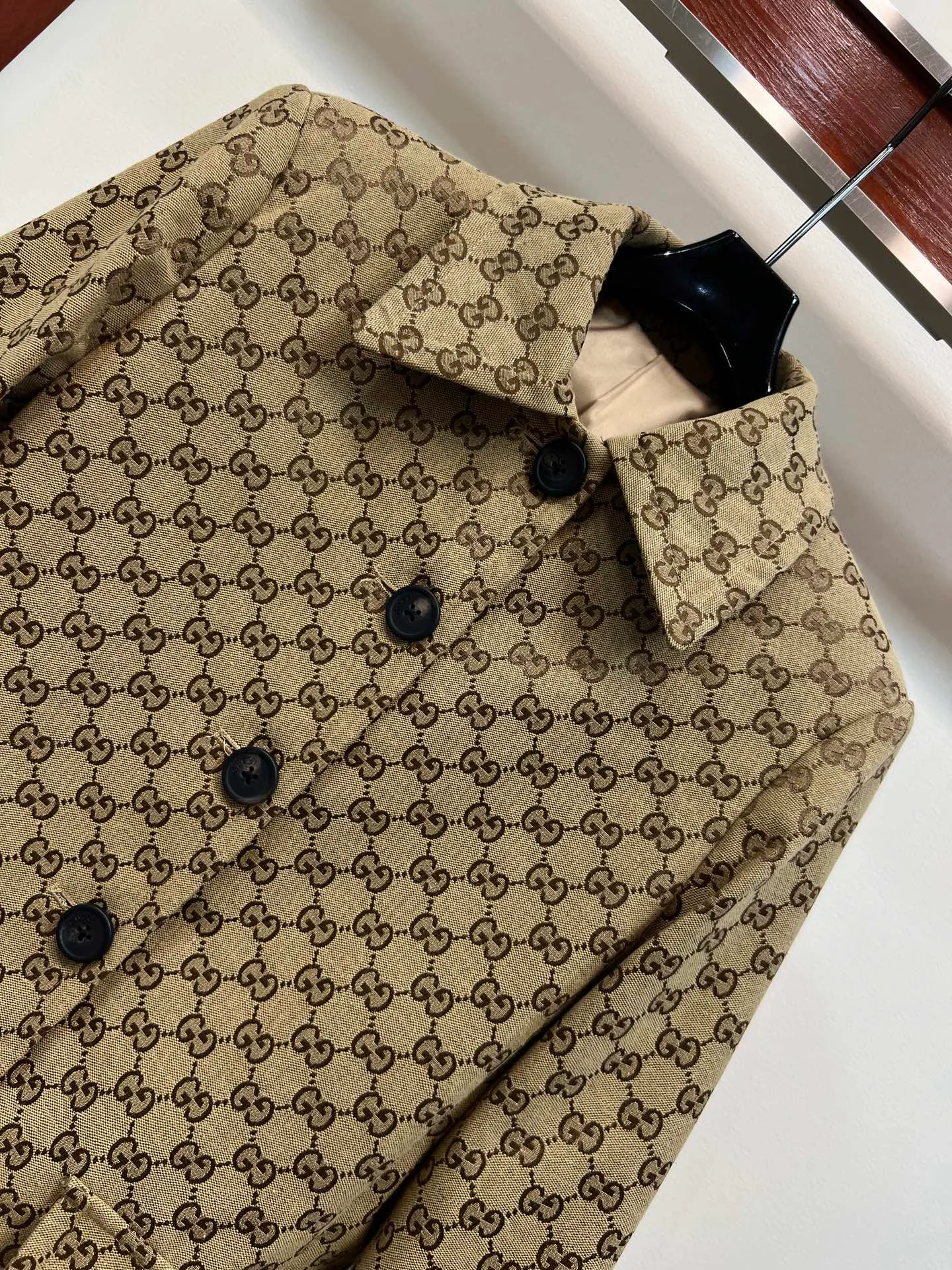Пальто Женские Gucci 18407877