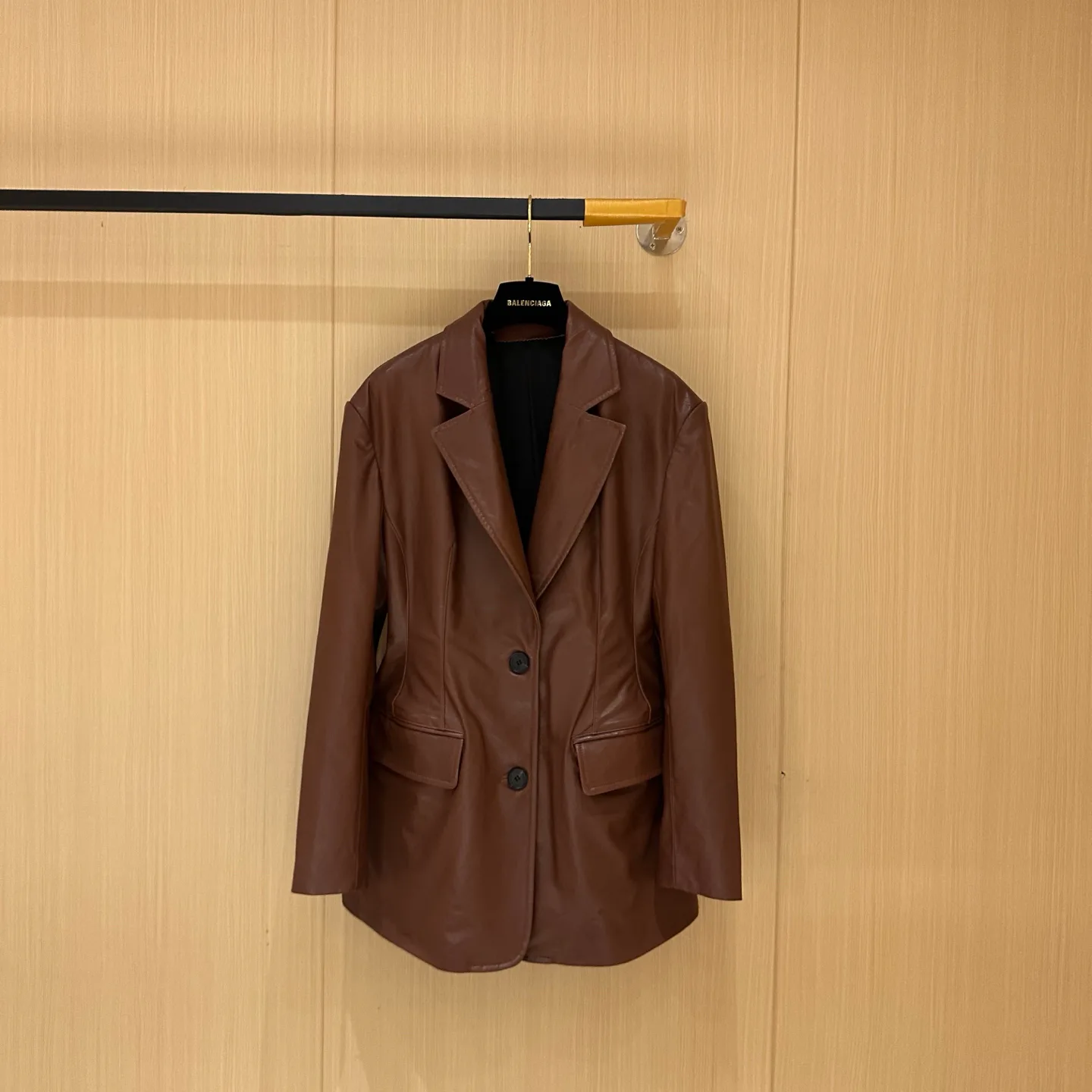 Кожаные Куртки И Дублёнки Женские Balenciaga 11007738