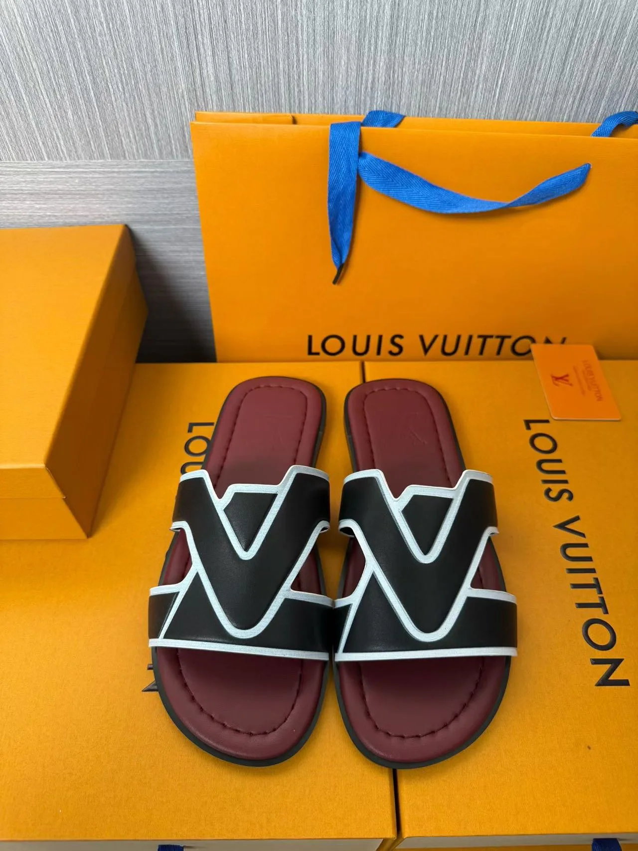 Шлепанцы Женские Louis Vuitton 1845031