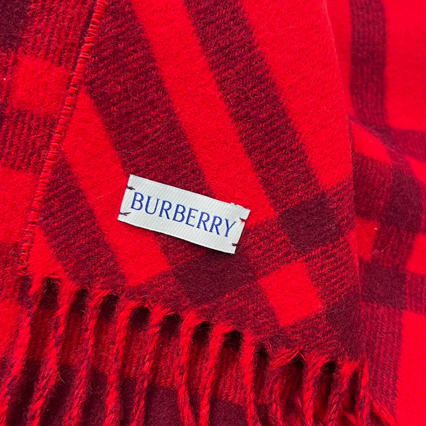 Шарфы Burberry 17945507