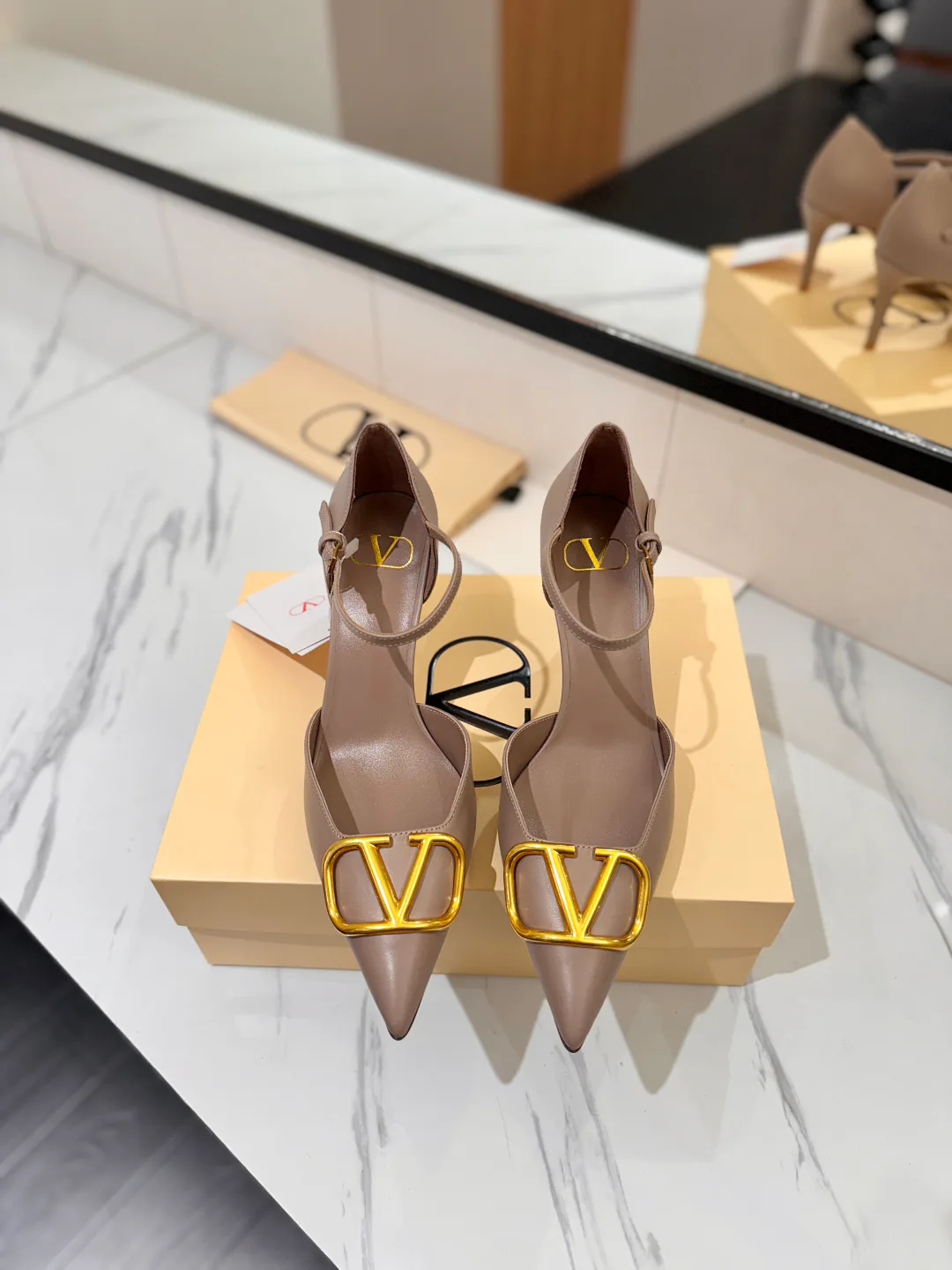 Босоножки Женские Valentino 11571419