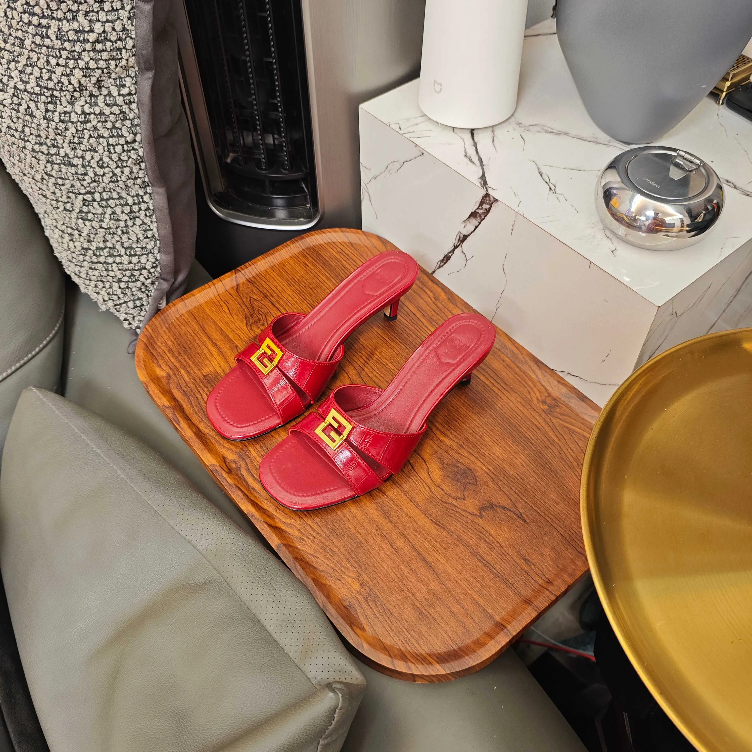 Босоножки Женские Fendi 3921535