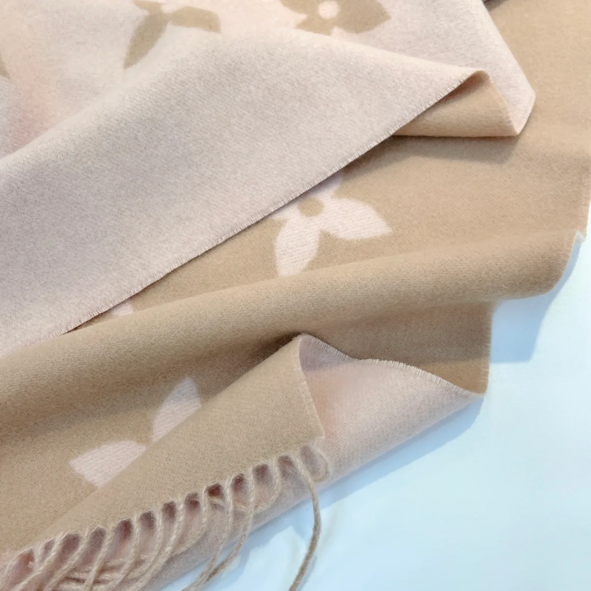 Шарфы Louis Vuitton 5858503