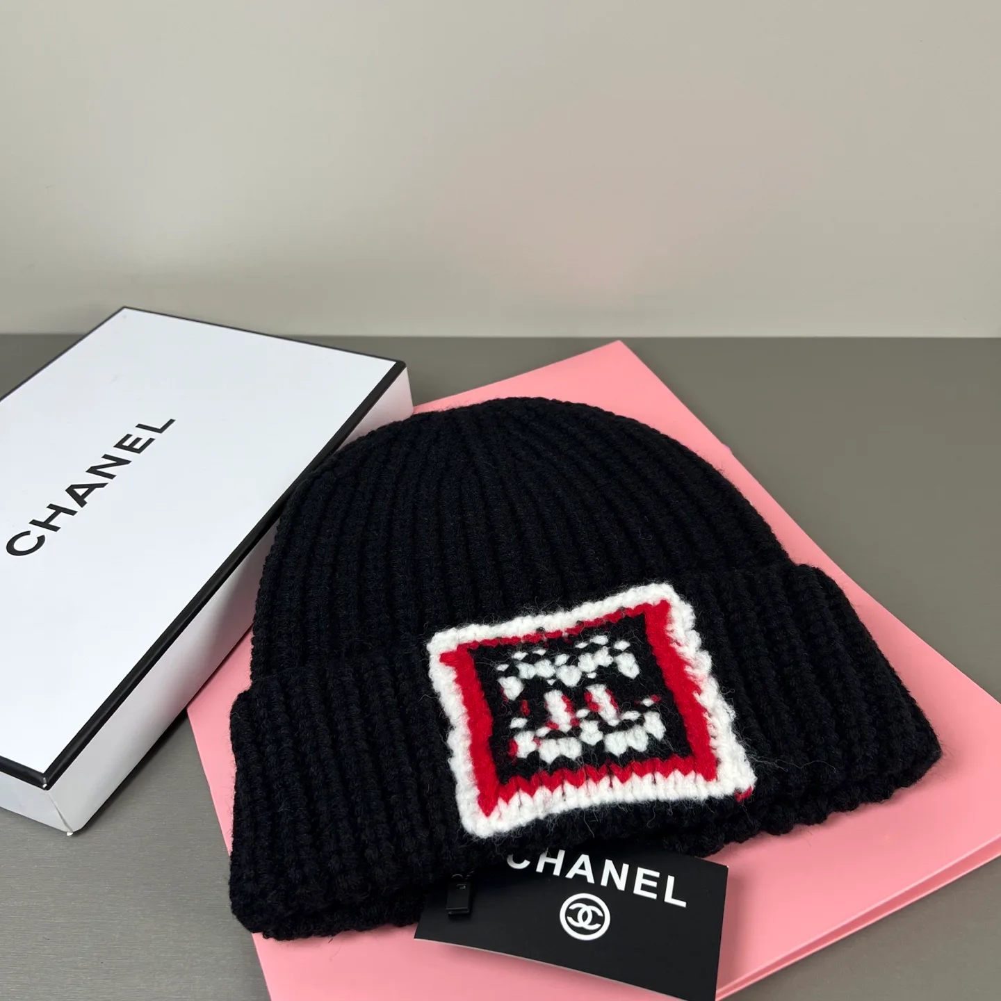 Головные Уборы Chanel 18093228