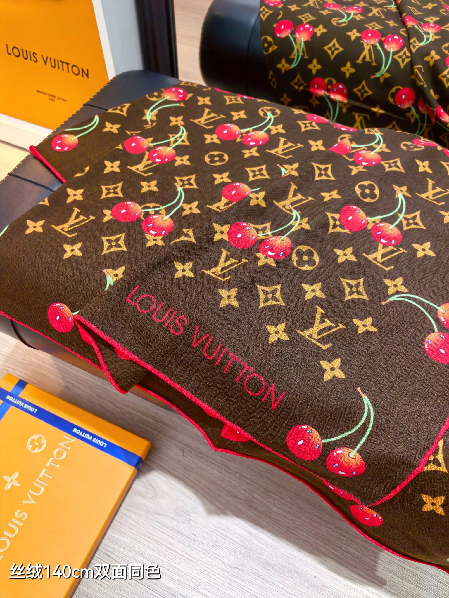 Текстиль Louis Vuitton 1276005