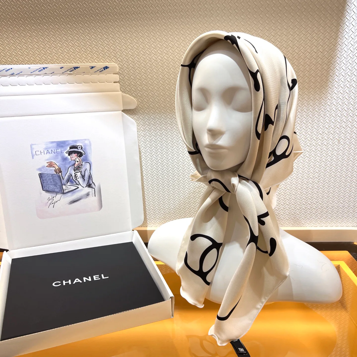 Платки Chanel 13604463