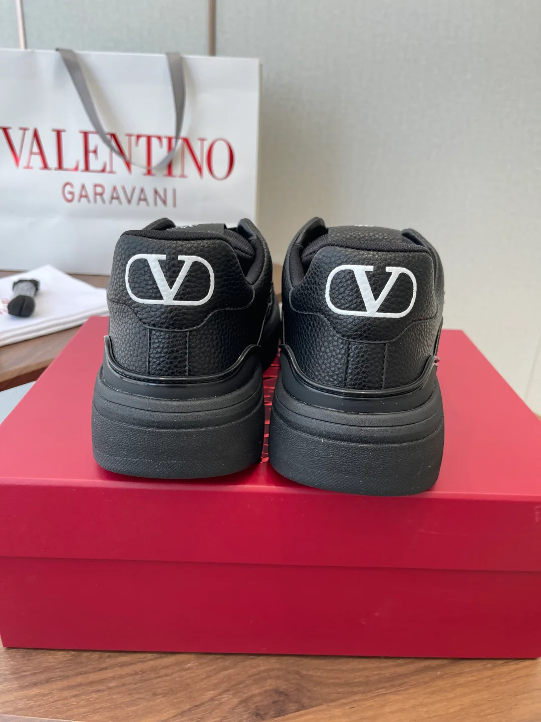 Кроссовки Женские Valentino 11446620