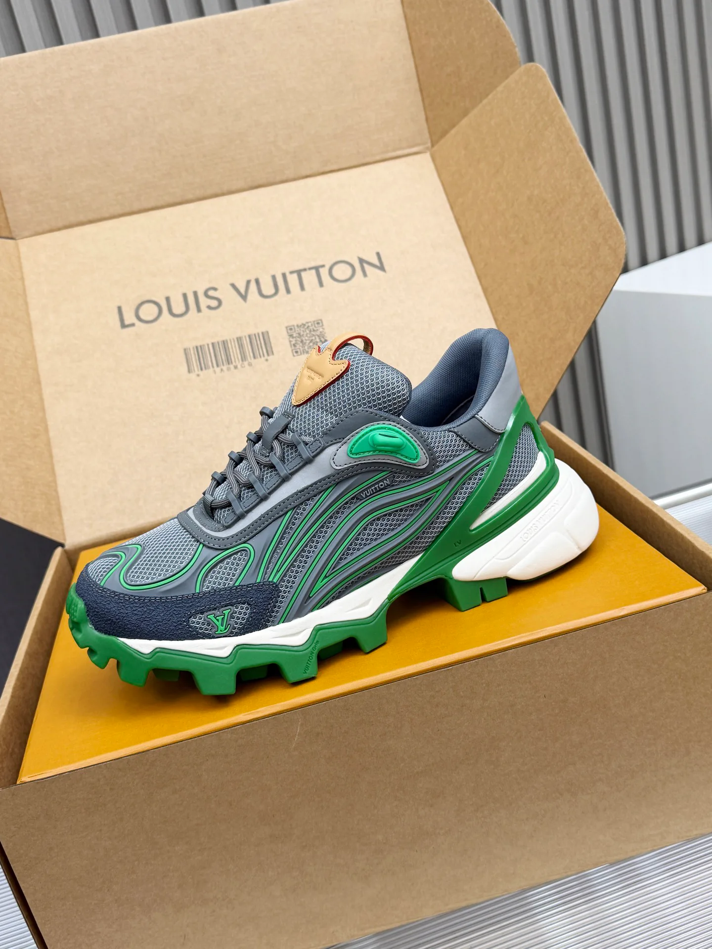 Кроссовки Женские Louis Vuitton 11679416