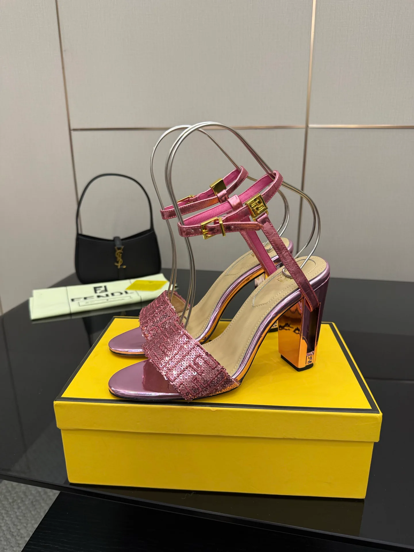 Босоножки Женские Fendi 47004