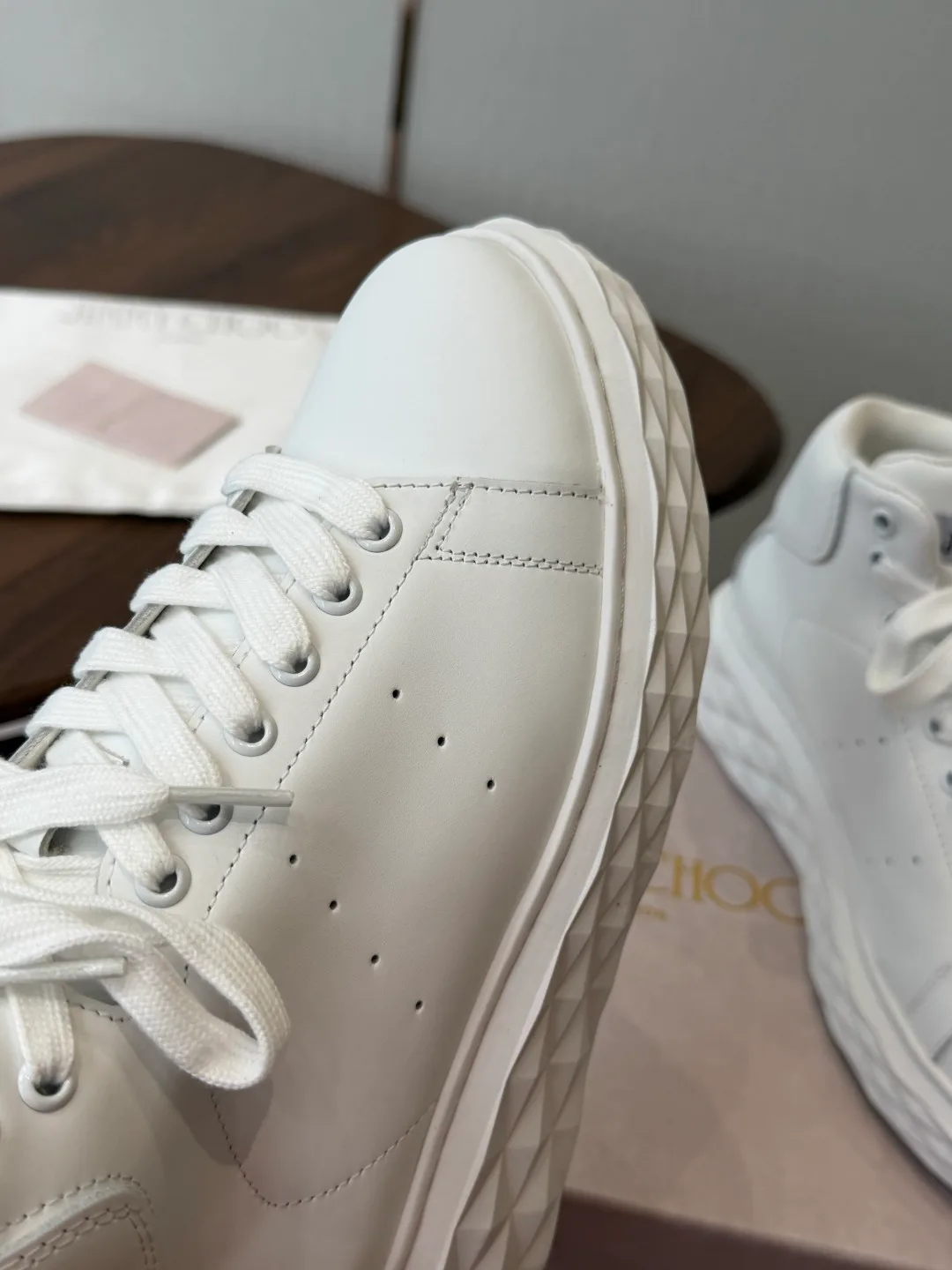 Кроссовки Женские Jimmy Choo 18182829