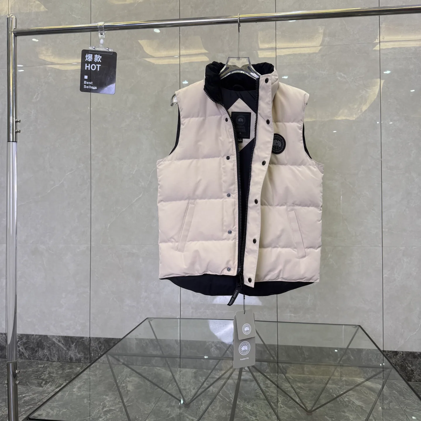 Жилеты Женские Canada Goose 17949429