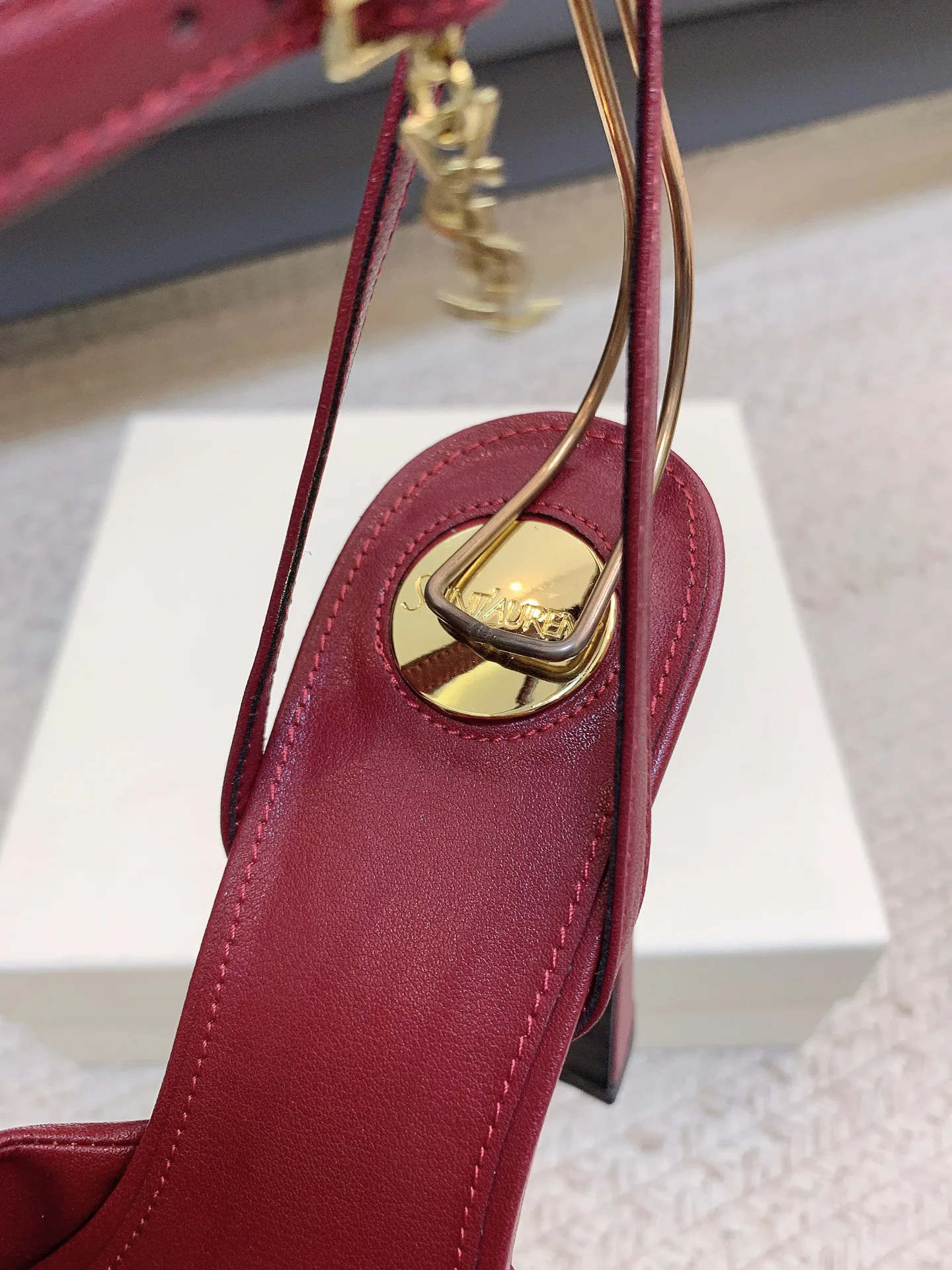 Босоножки Женские Saint Laurent 18731816