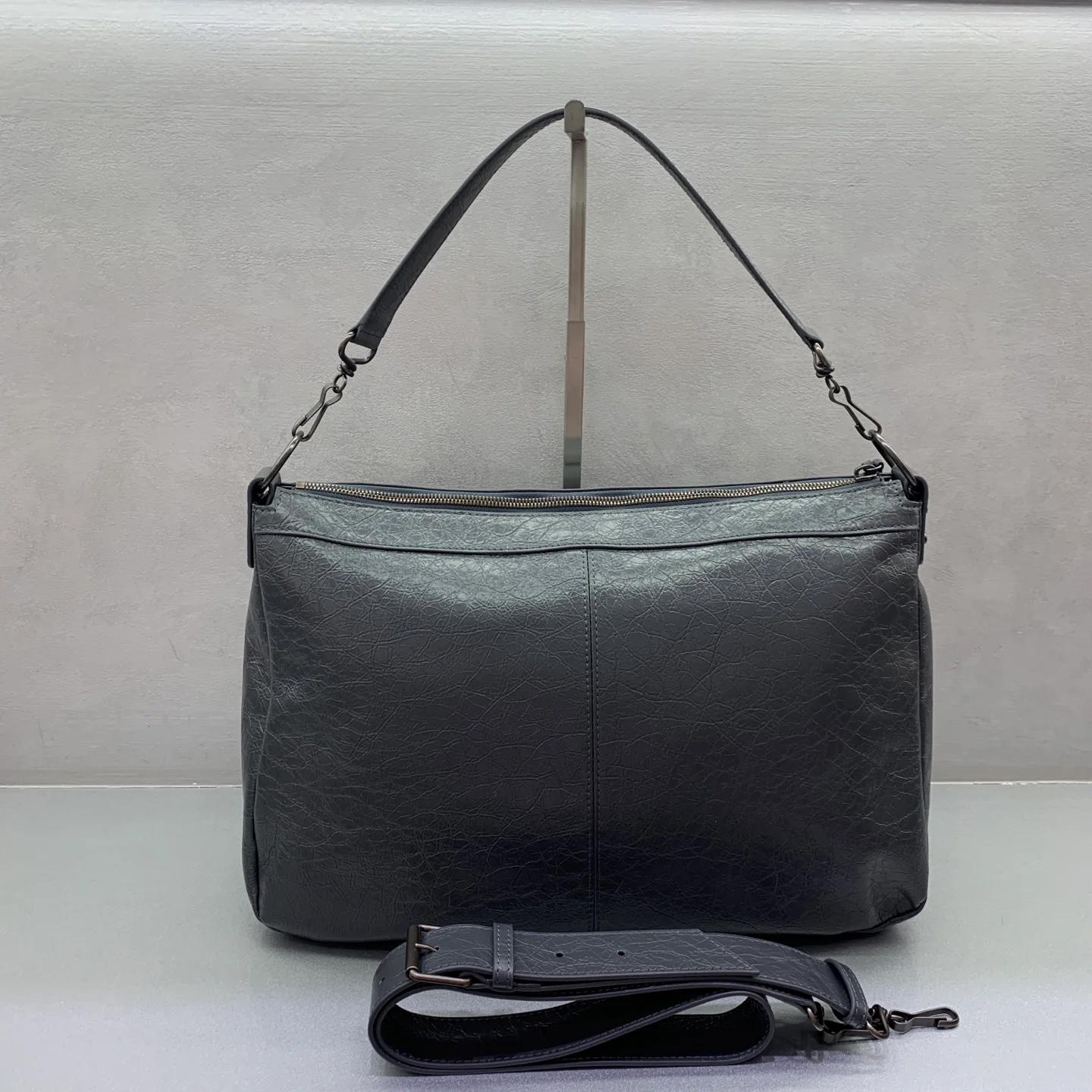 Сумки На Ремне Женские Balenciaga 17419151