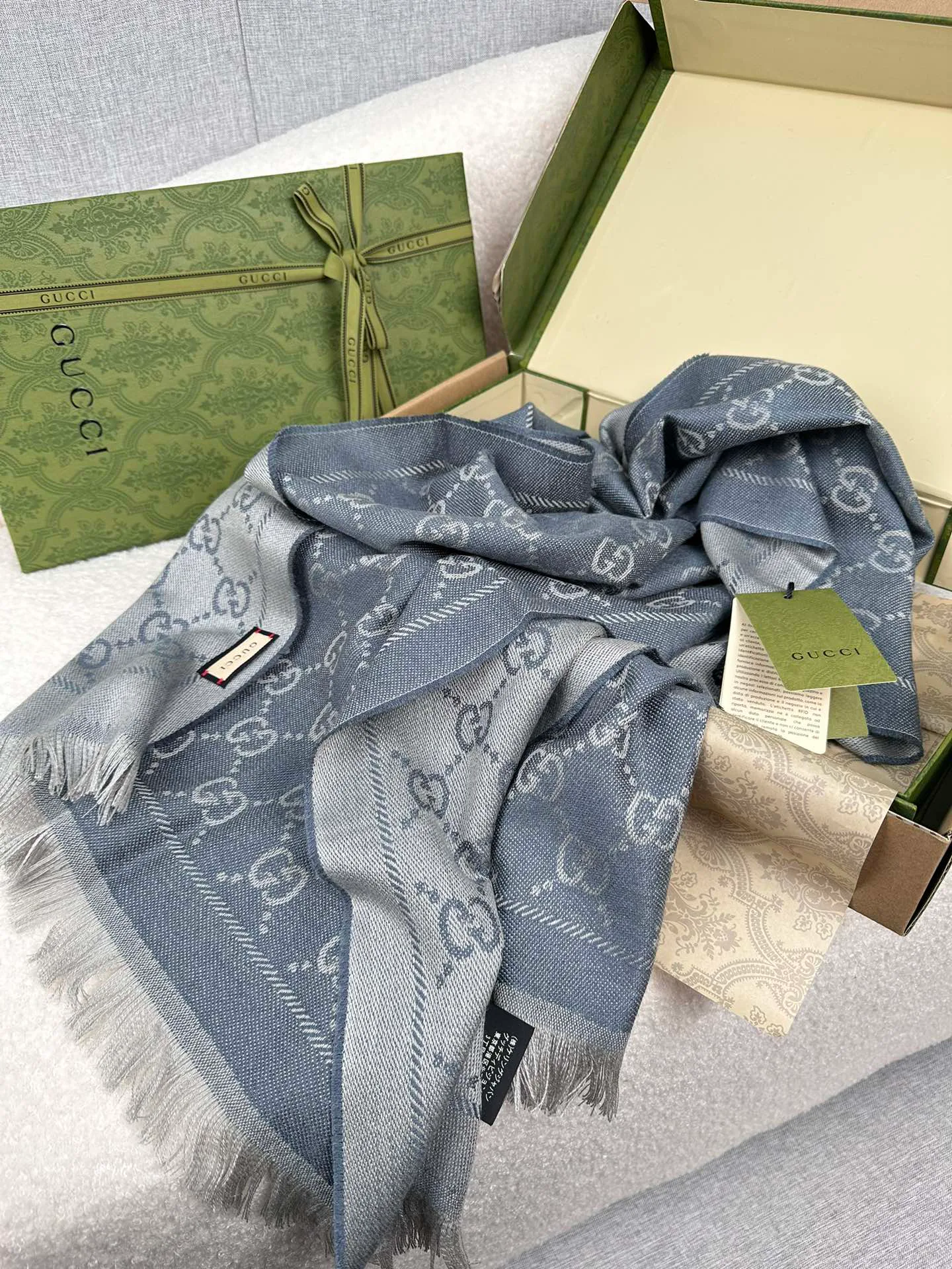 Шарфы Gucci 752750