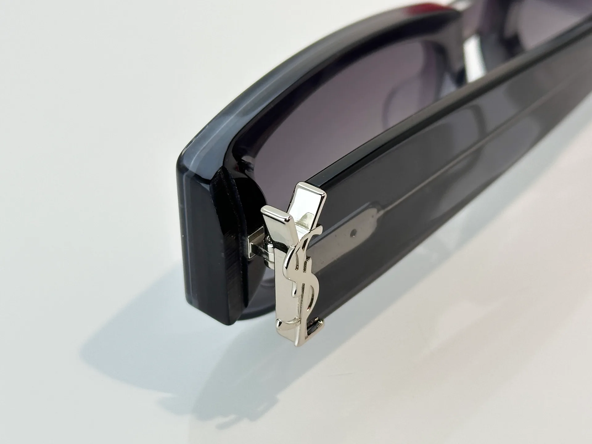 Очки Saint Laurent 18246218