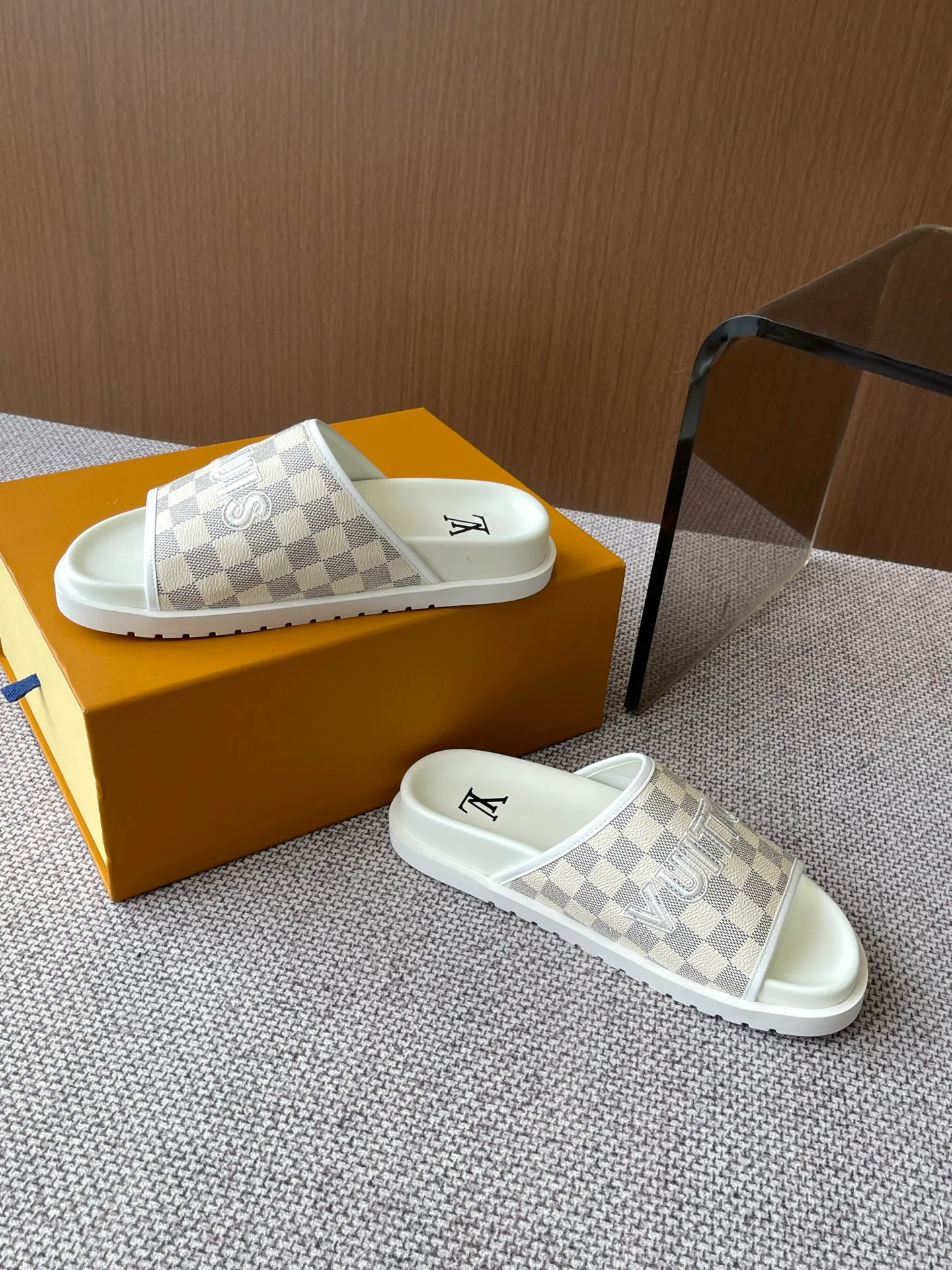 Шлепанцы Женские Louis Vuitton 34051