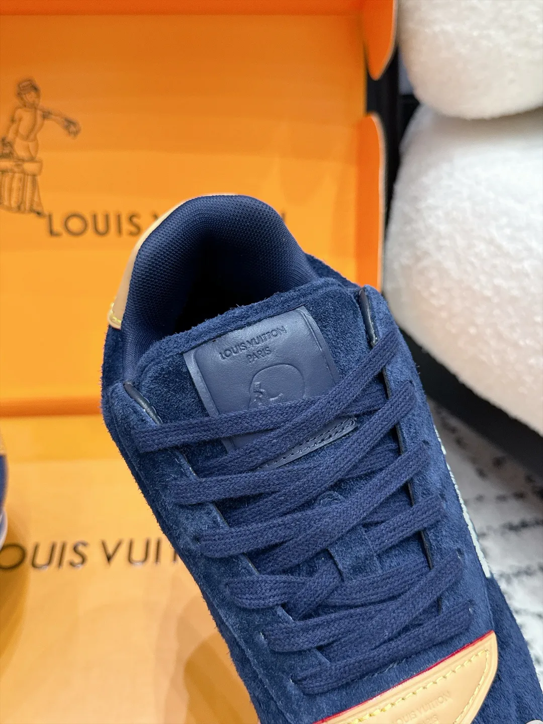 Кроссовки Женские Louis Vuitton 18406467