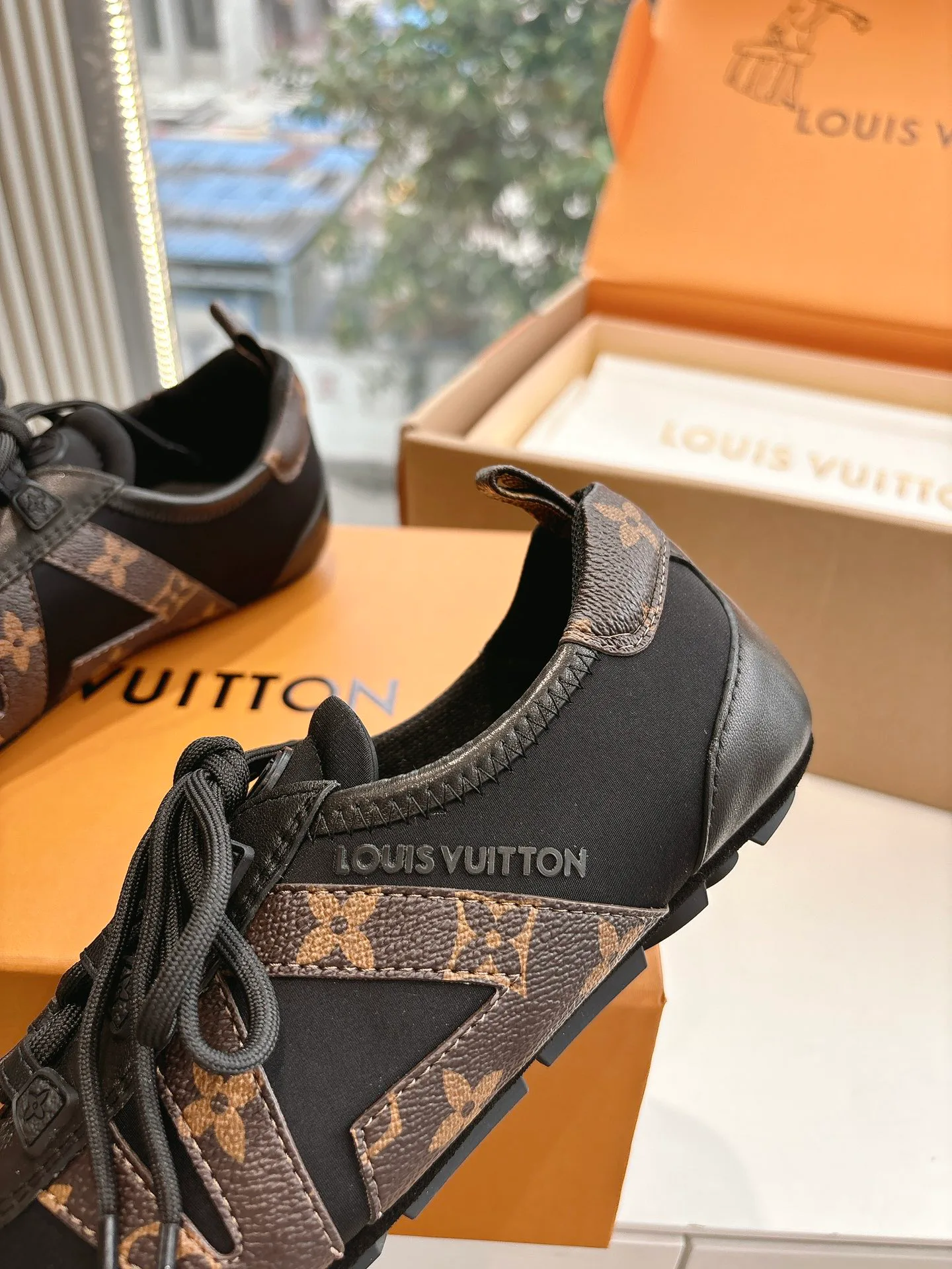 Кроссовки Женские Louis Vuitton 8979810
