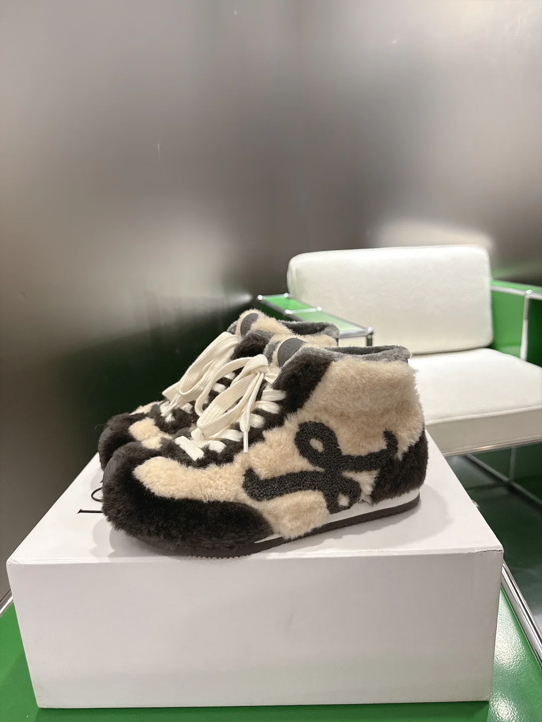 Кроссовки Женские Loewe 19284510
