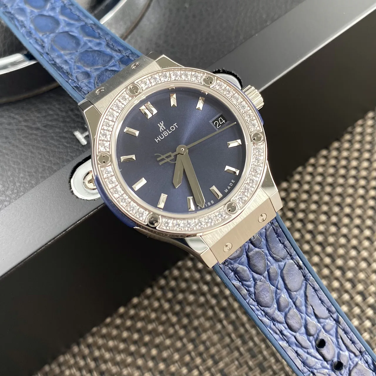 Часы Женские Hublot 17638285