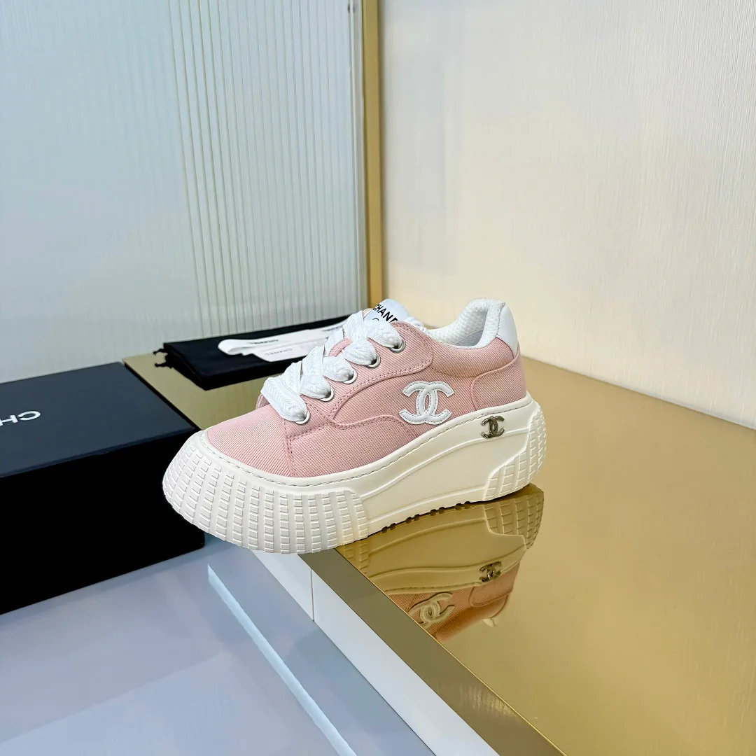 Кроссовки Женские Chanel 11396569