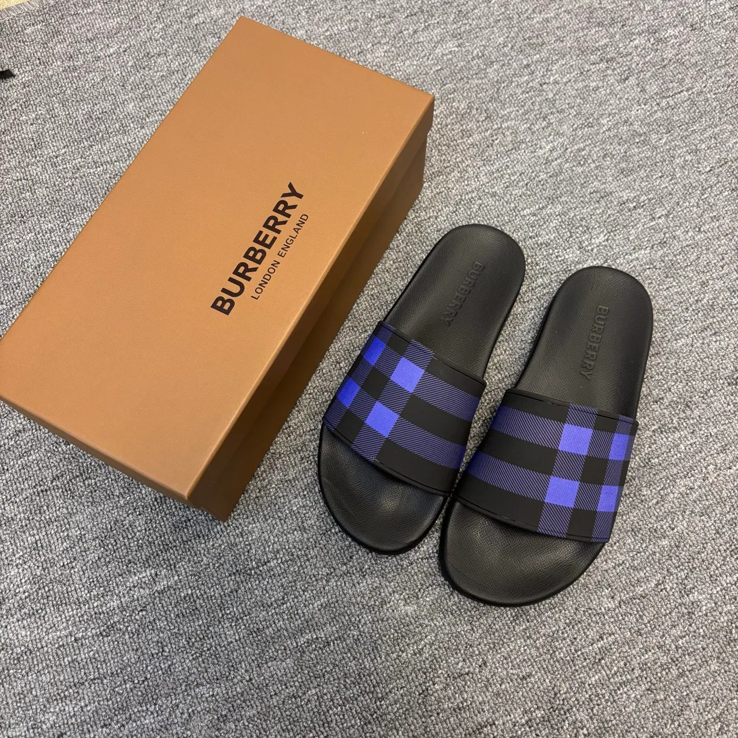 Шлепанцы Женские Burberry 587967