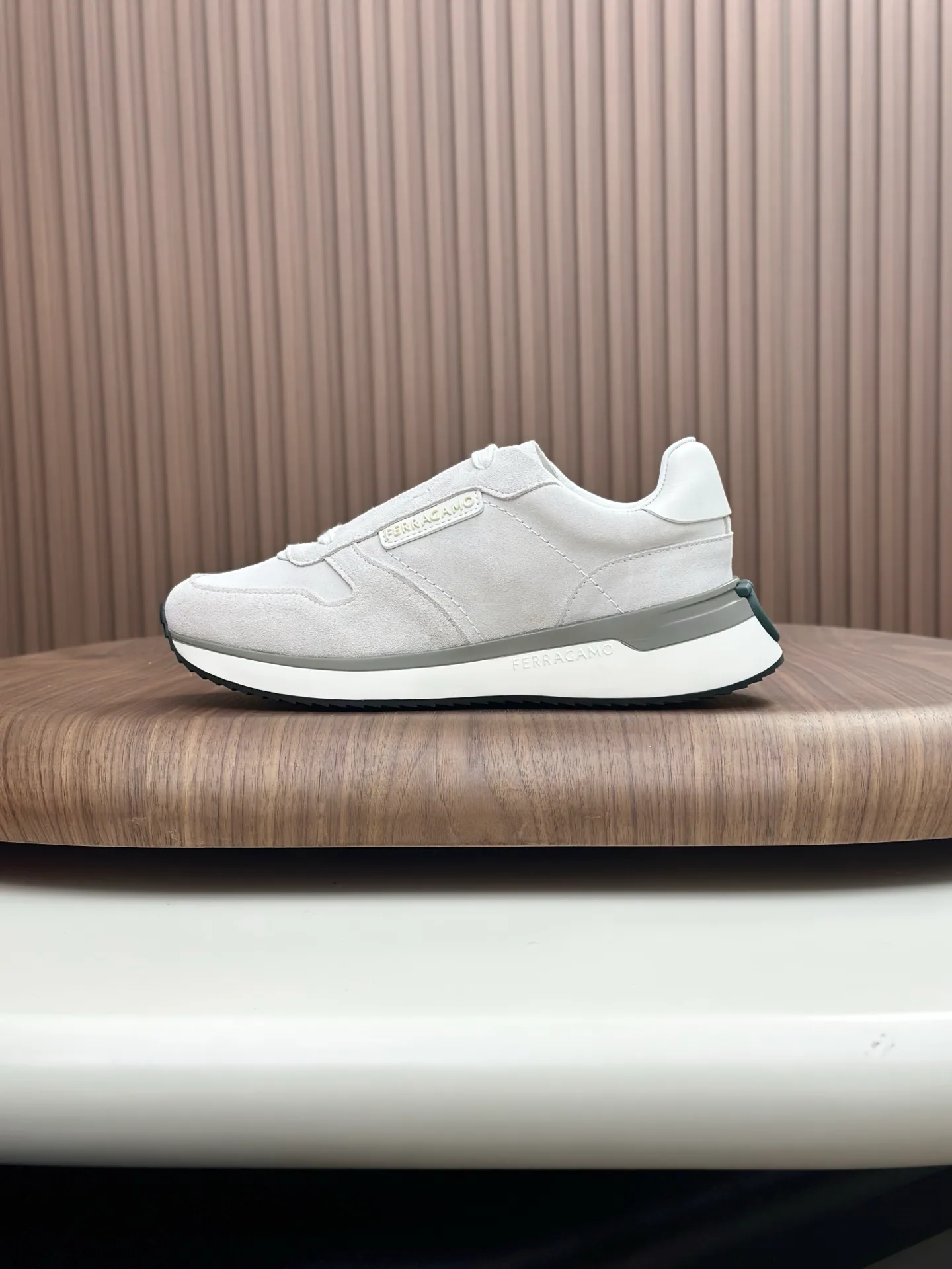 Кроссовки Мужские Salvatore Ferragamo 257436