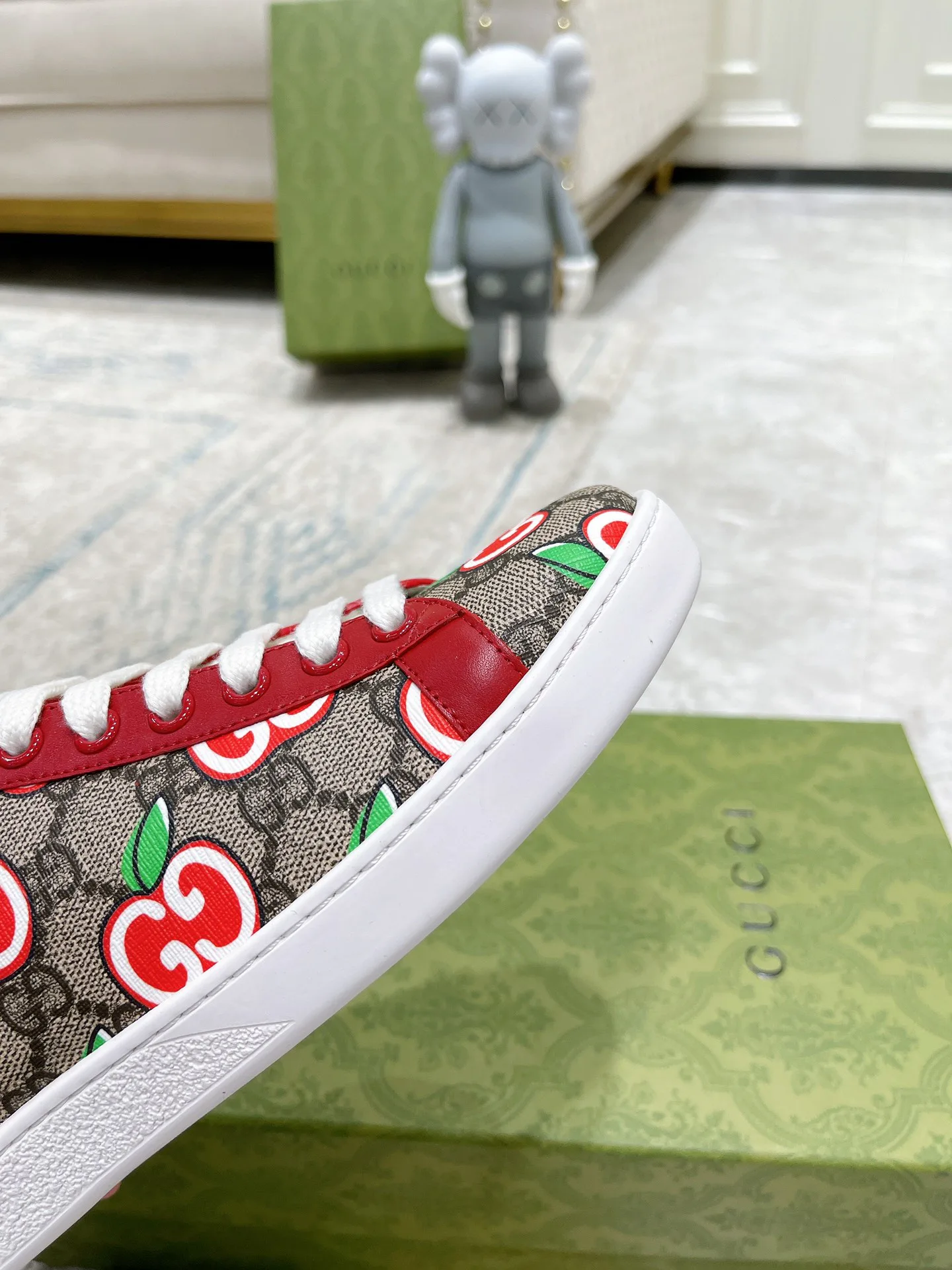 Кроссовки Женские Gucci 17620446