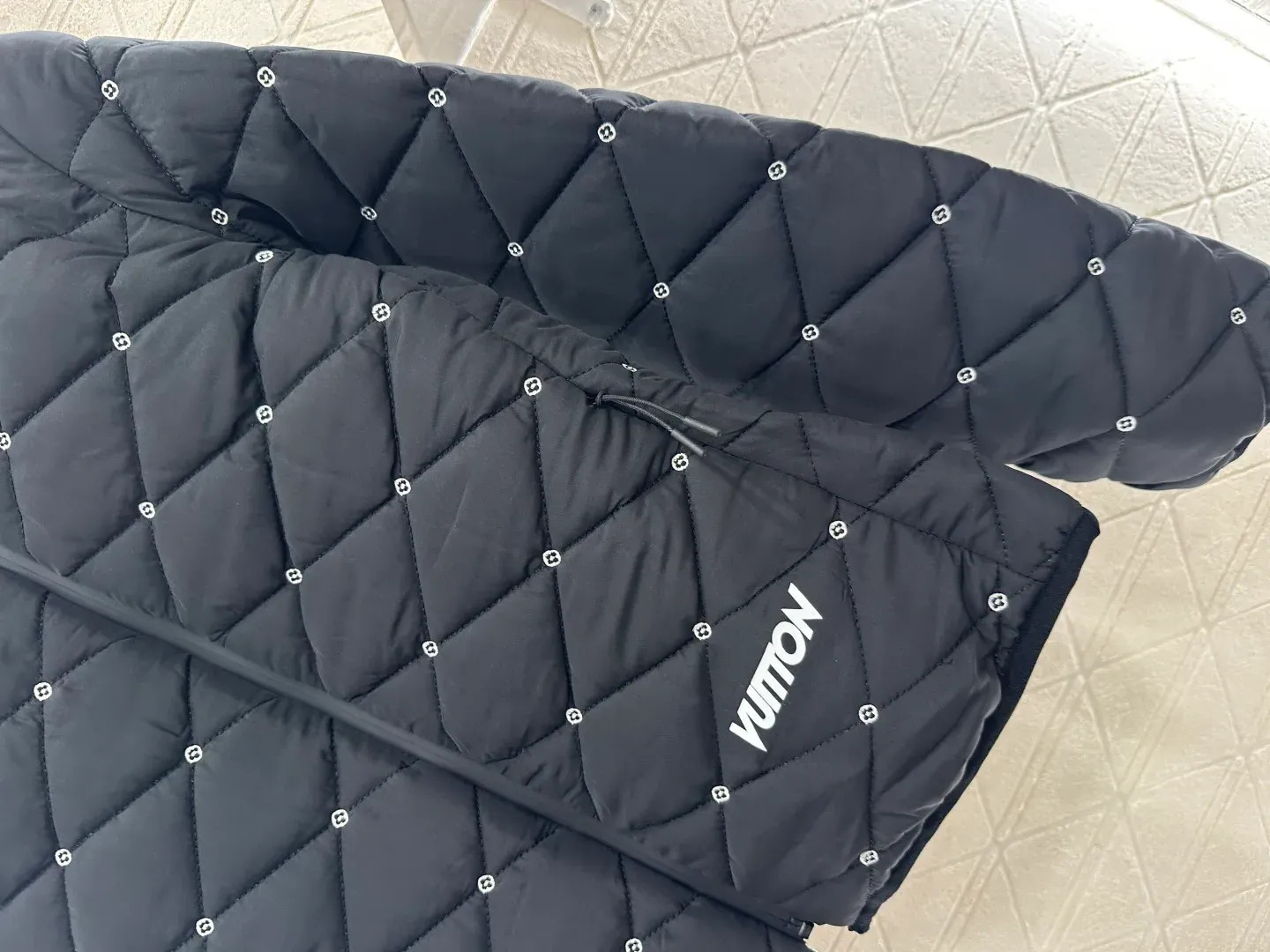 Куртки И Пуховики Женские Louis Vuitton 376507