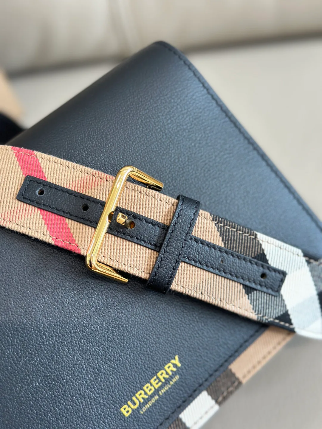 Сумки На Ремне Женские Burberry 5063058