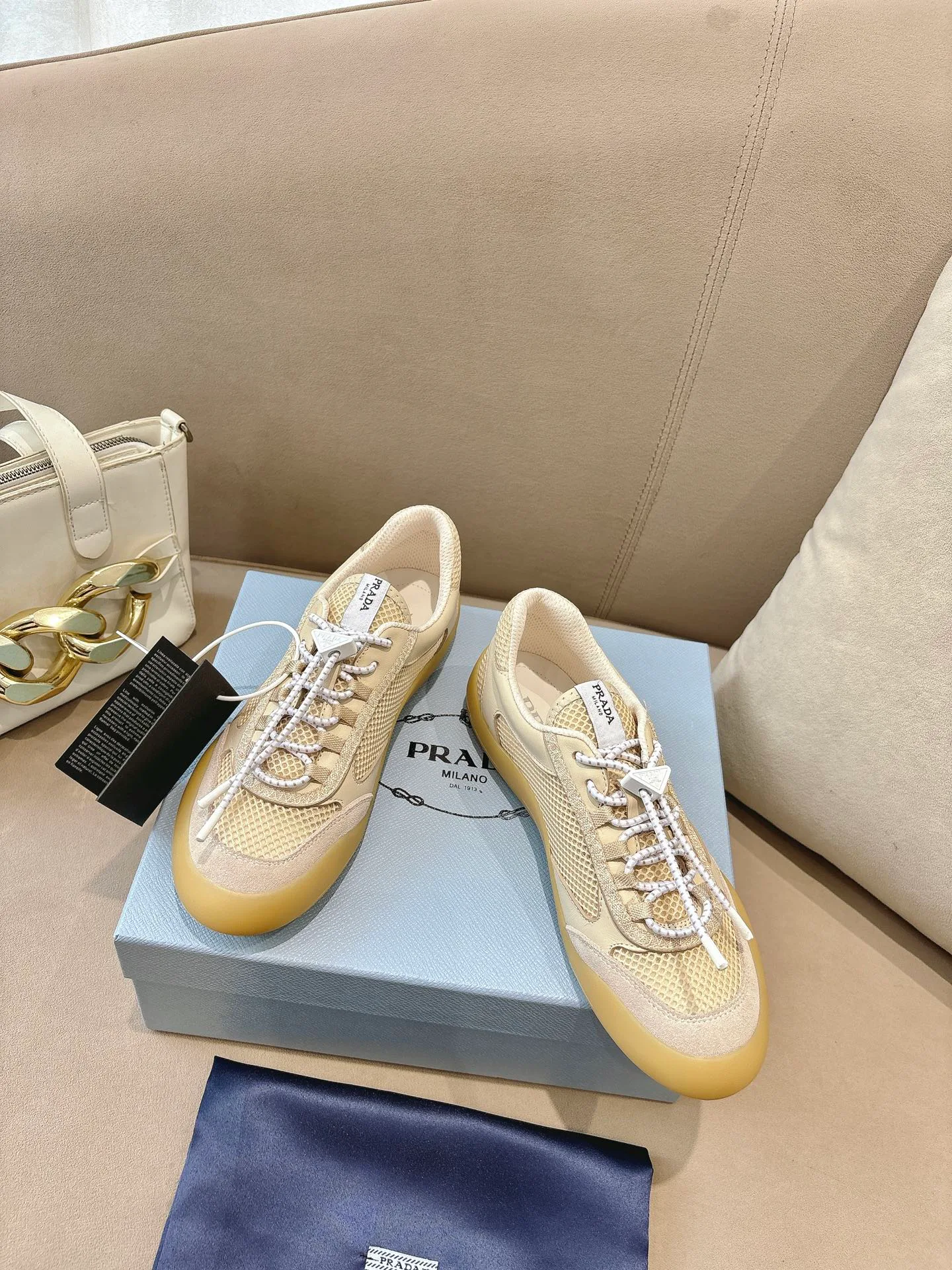 Кроссовки Женские Prada 11410373