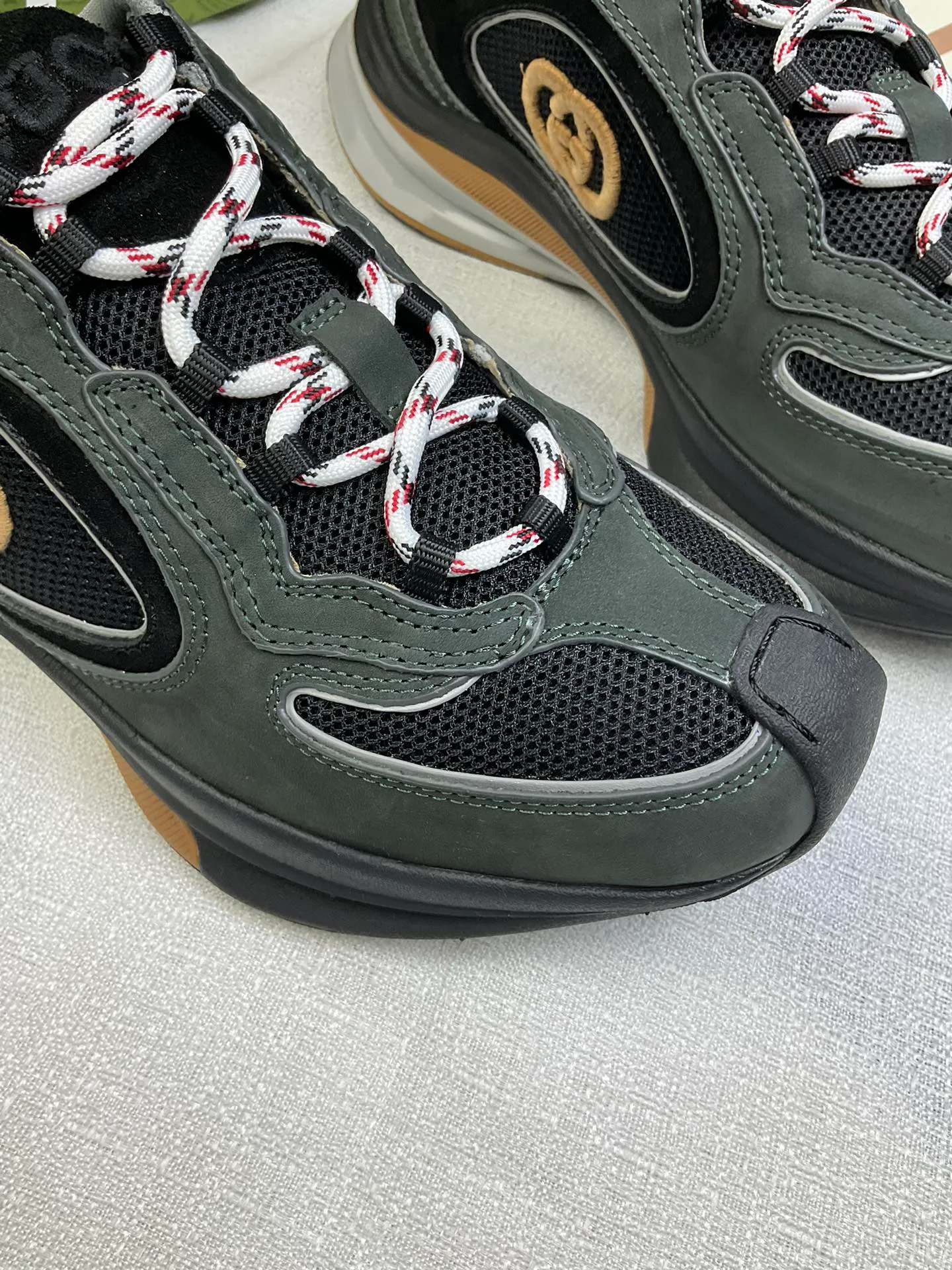 Кроссовки Женские Gucci 5120056