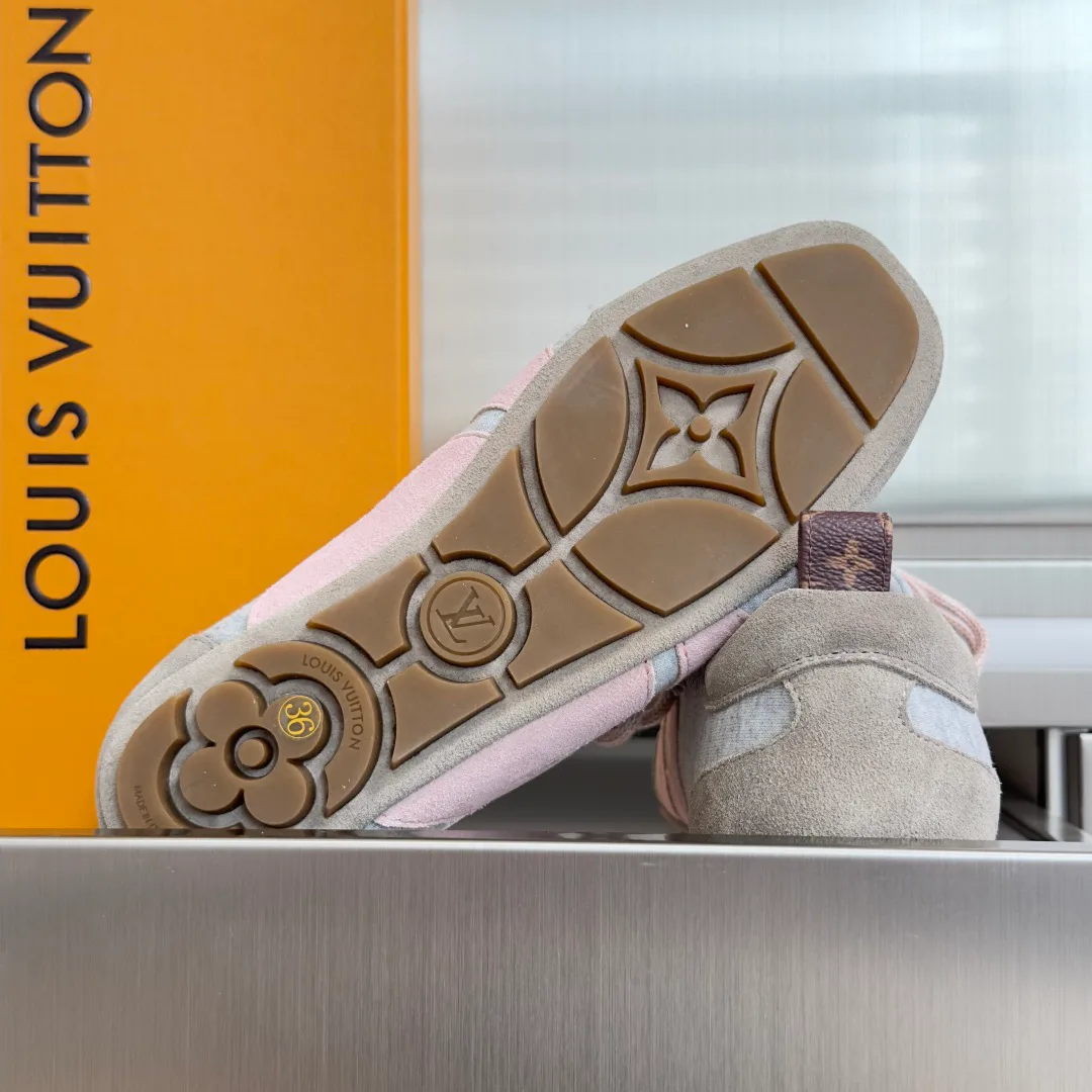 Кроссовки Женские Louis Vuitton 17780689
