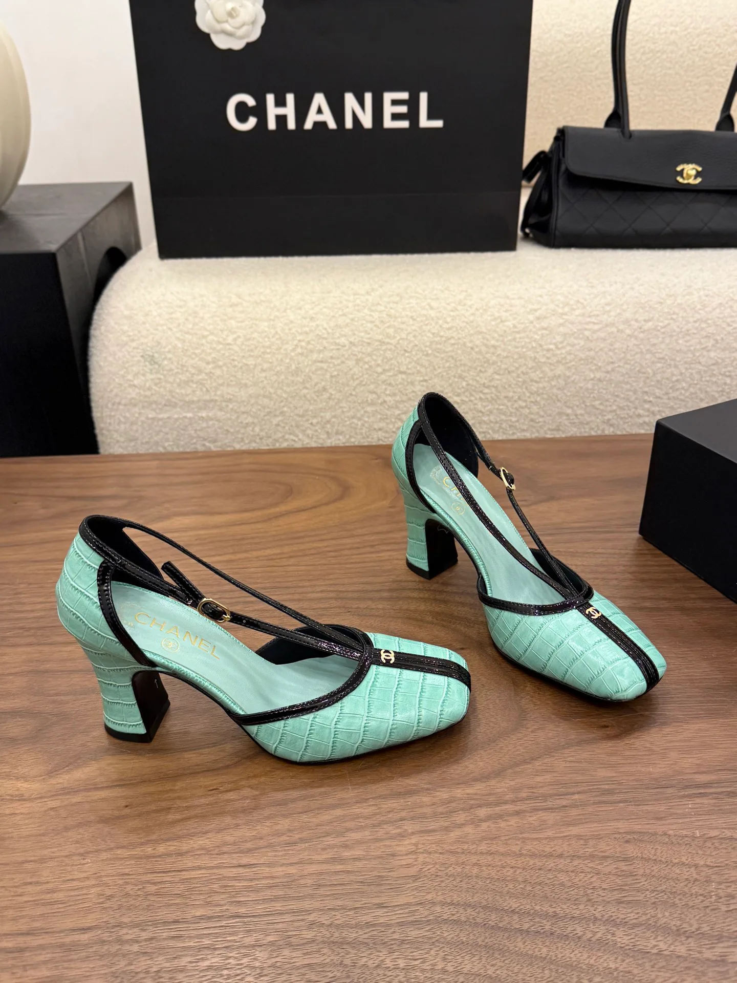 Туфли Женские Chanel 19583412