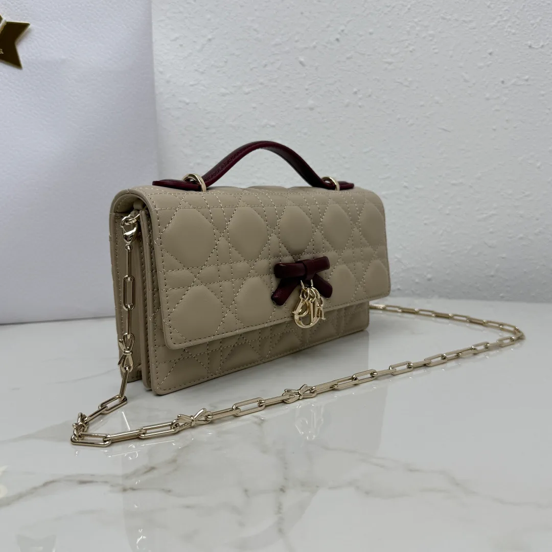 Классические Сумки Женские Christian Dior 18116377