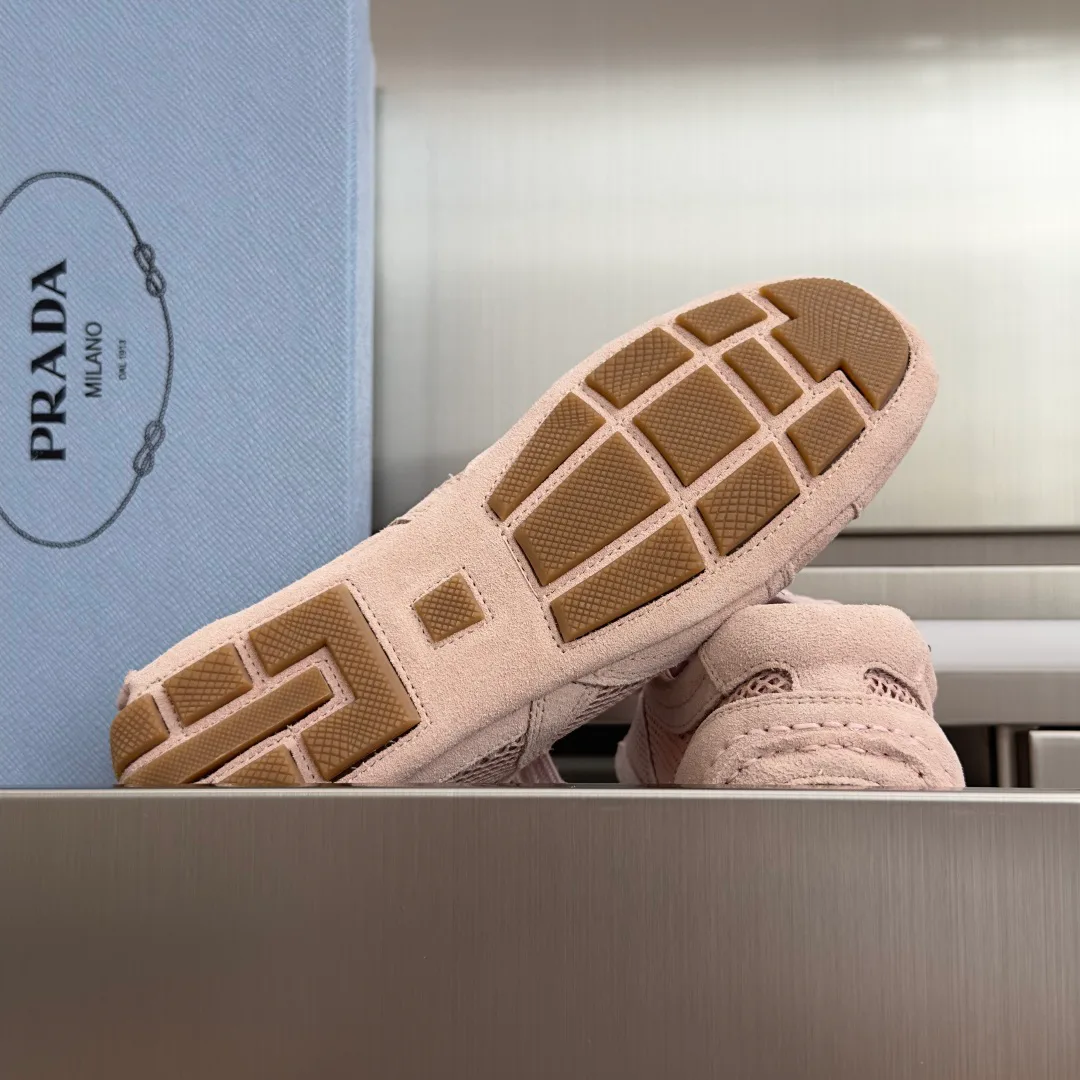 Кроссовки Женские Prada 11595713