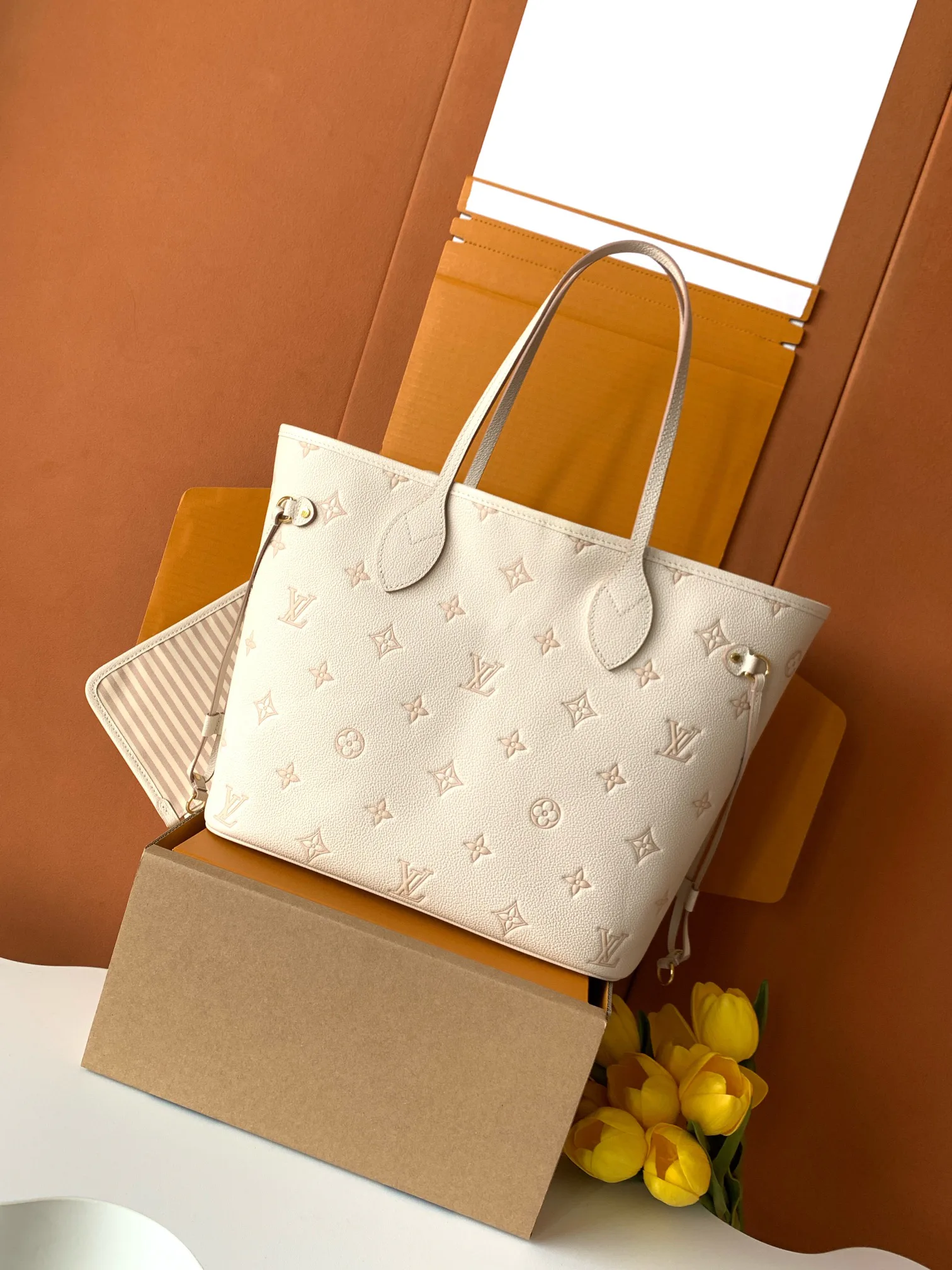 Классические Сумки Женские Louis Vuitton 18156577