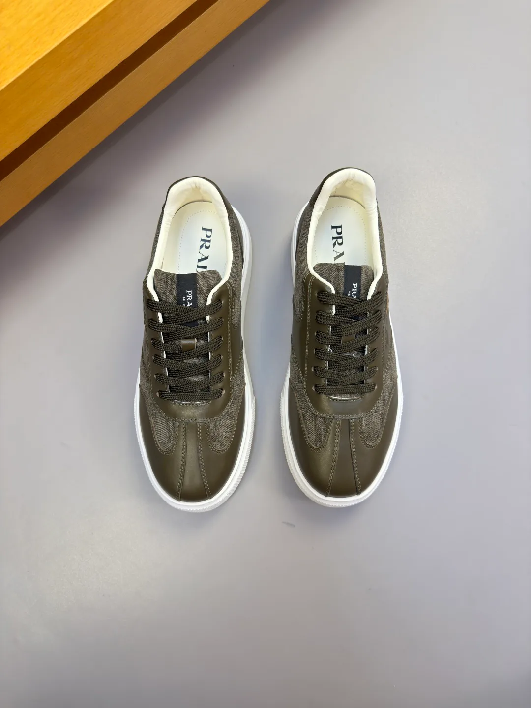 Кроссовки Женские Prada 18666894