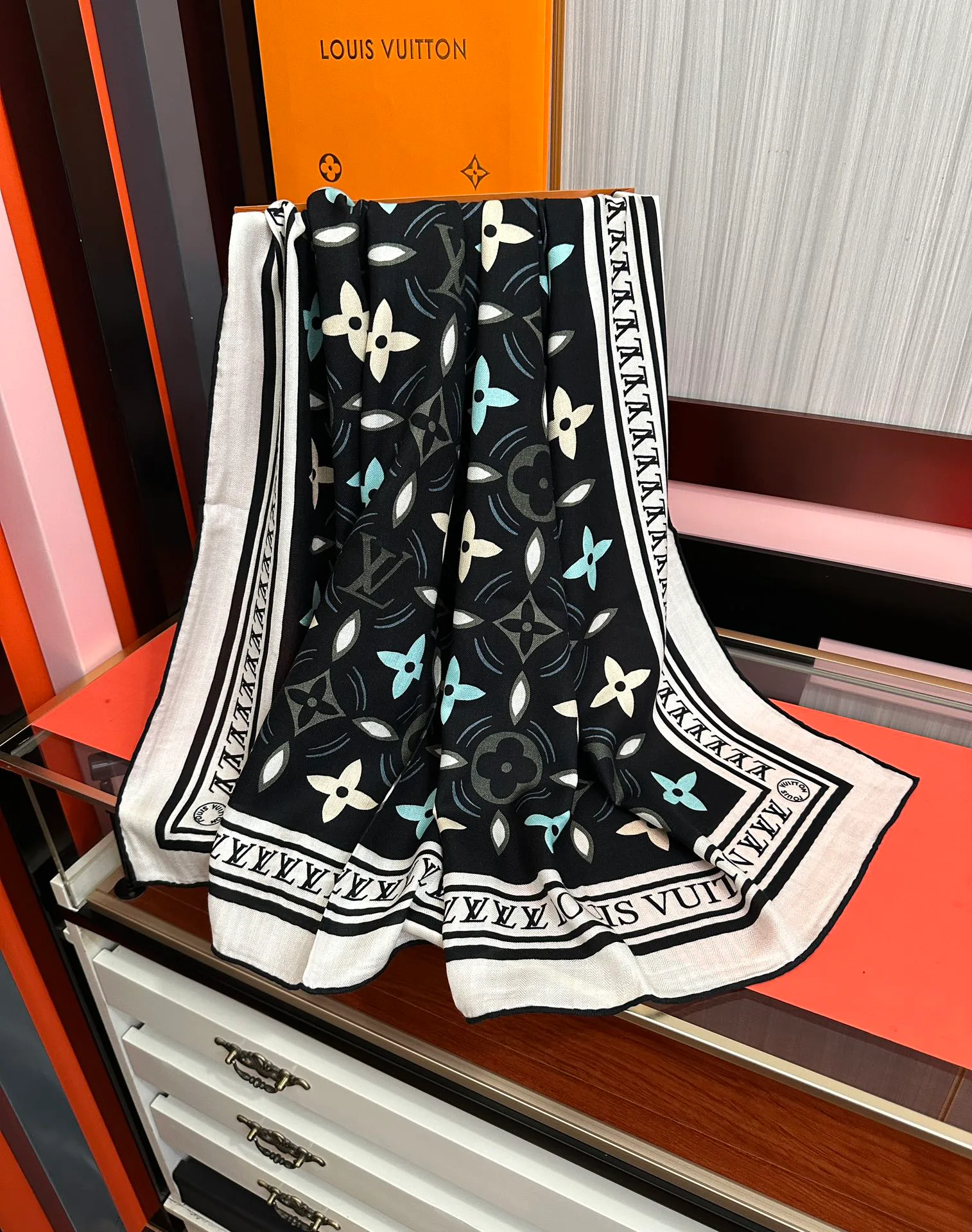 Платки Louis Vuitton 1490184