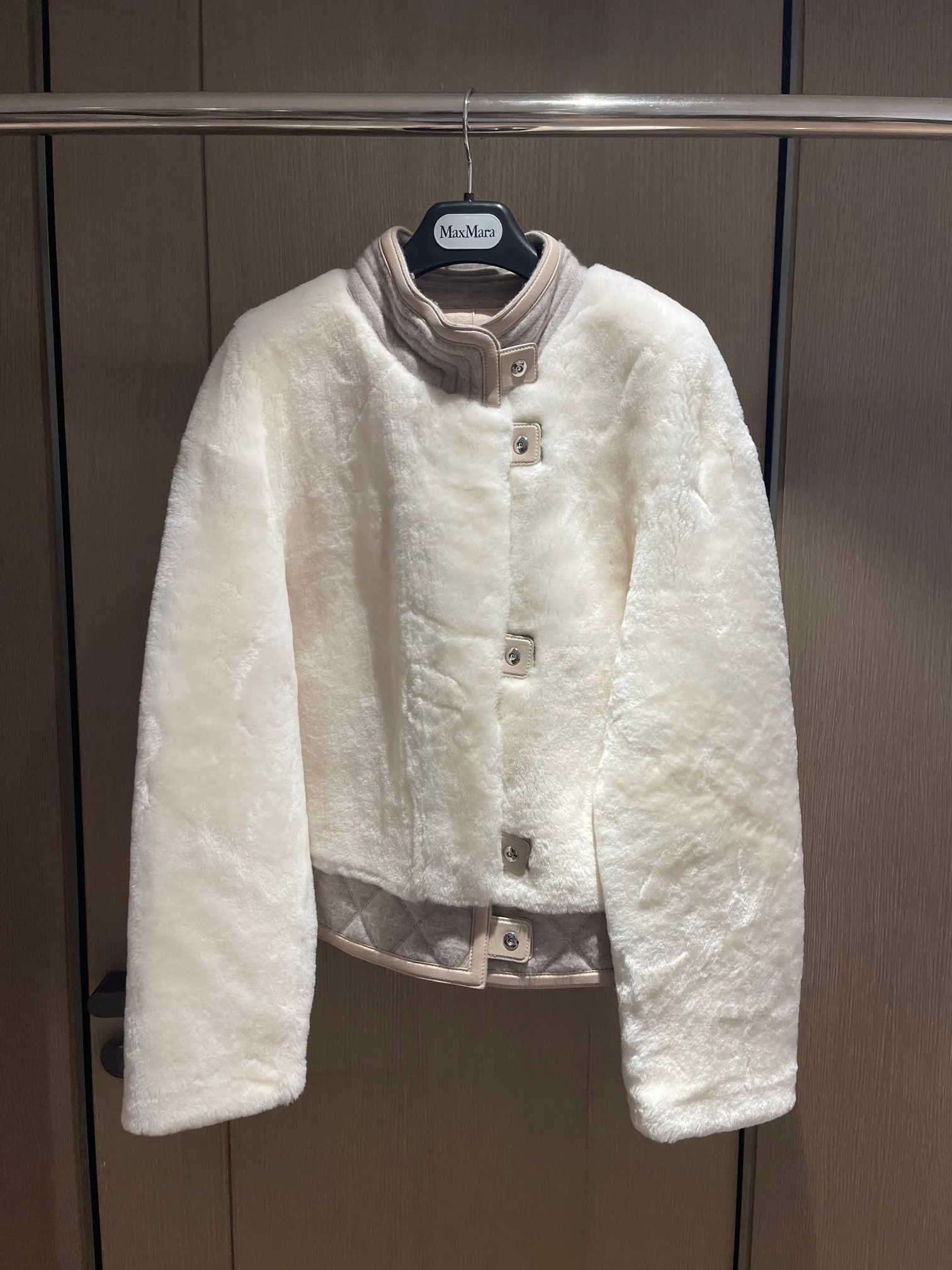 Кожаные Куртки И Дублёнки Женские Loro Piana 2293824