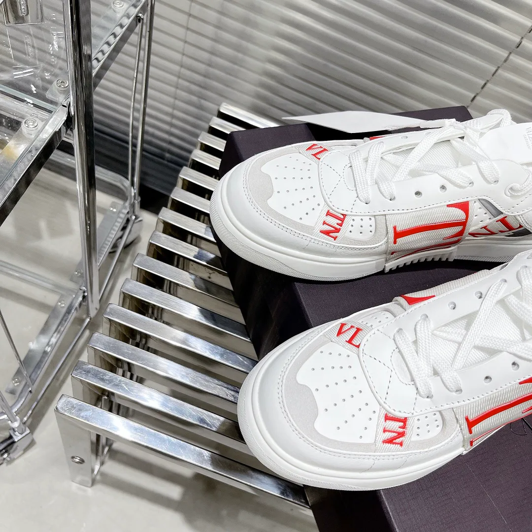 Кроссовки Женские Valentino 904569