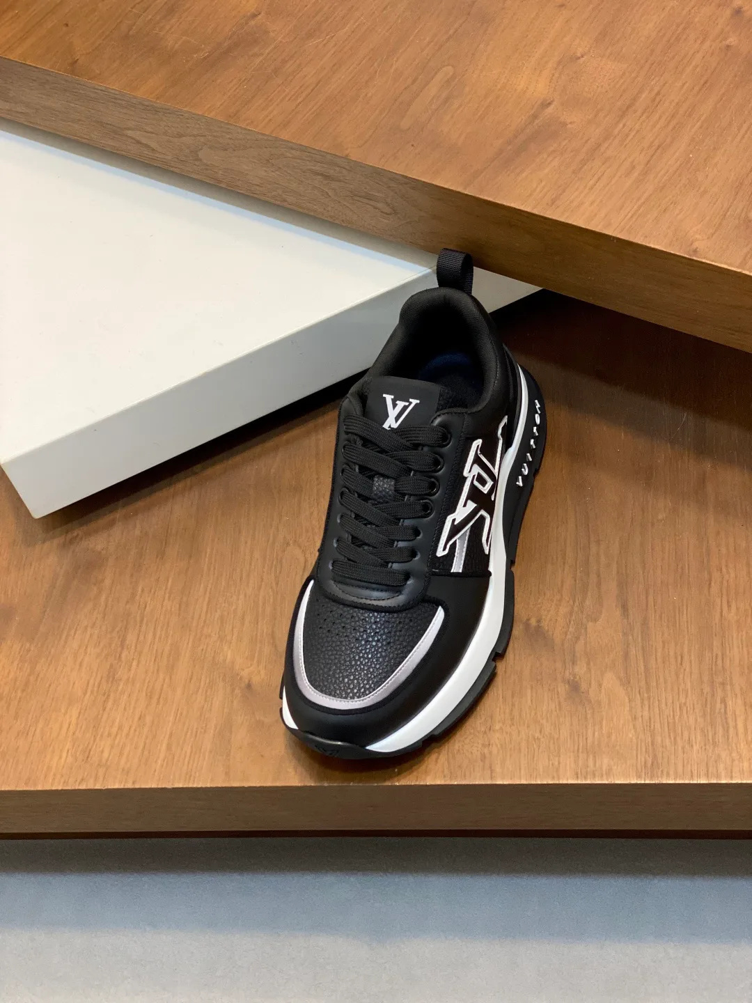 Кроссовки Мужские Louis Vuitton 11250168