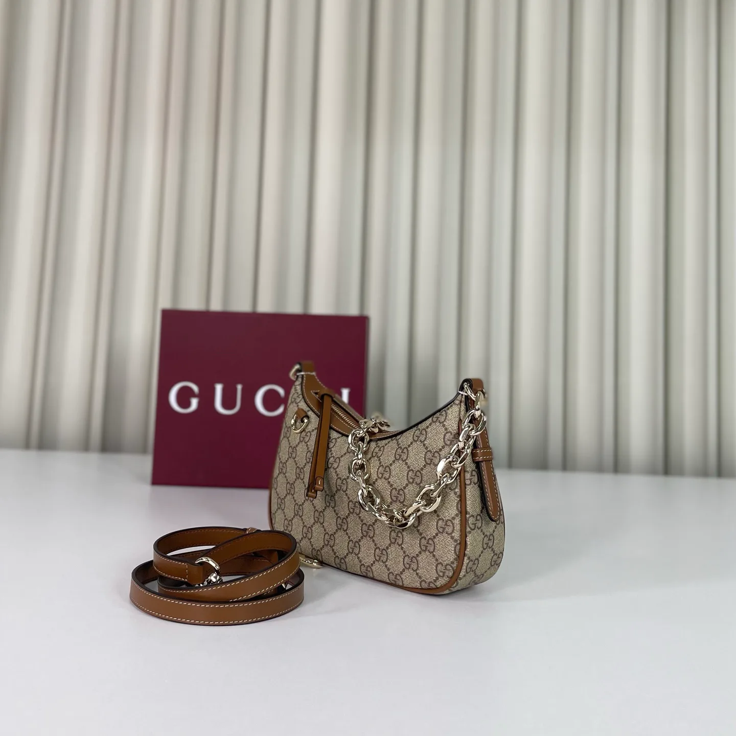 Классические Сумки Женские Gucci 18210746