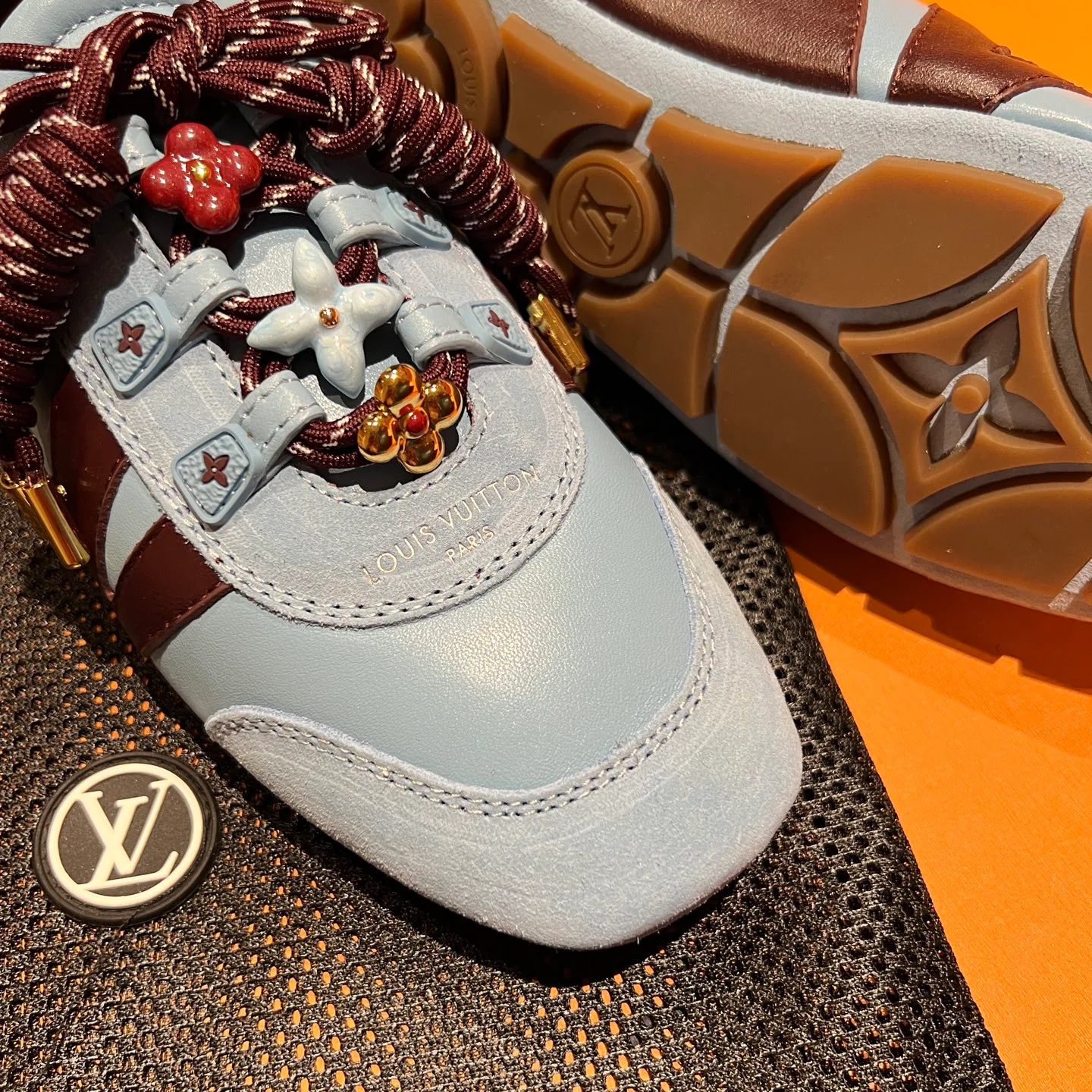 Кроссовки Женские Louis Vuitton 18194163