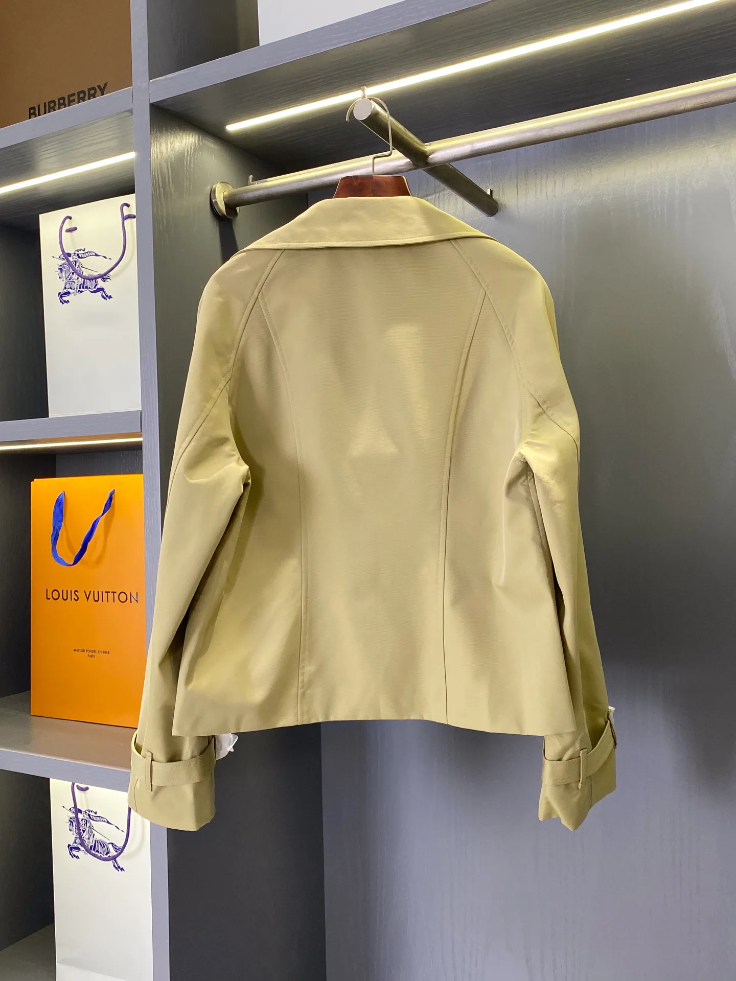 Тренчи Женские Burberry 18016163