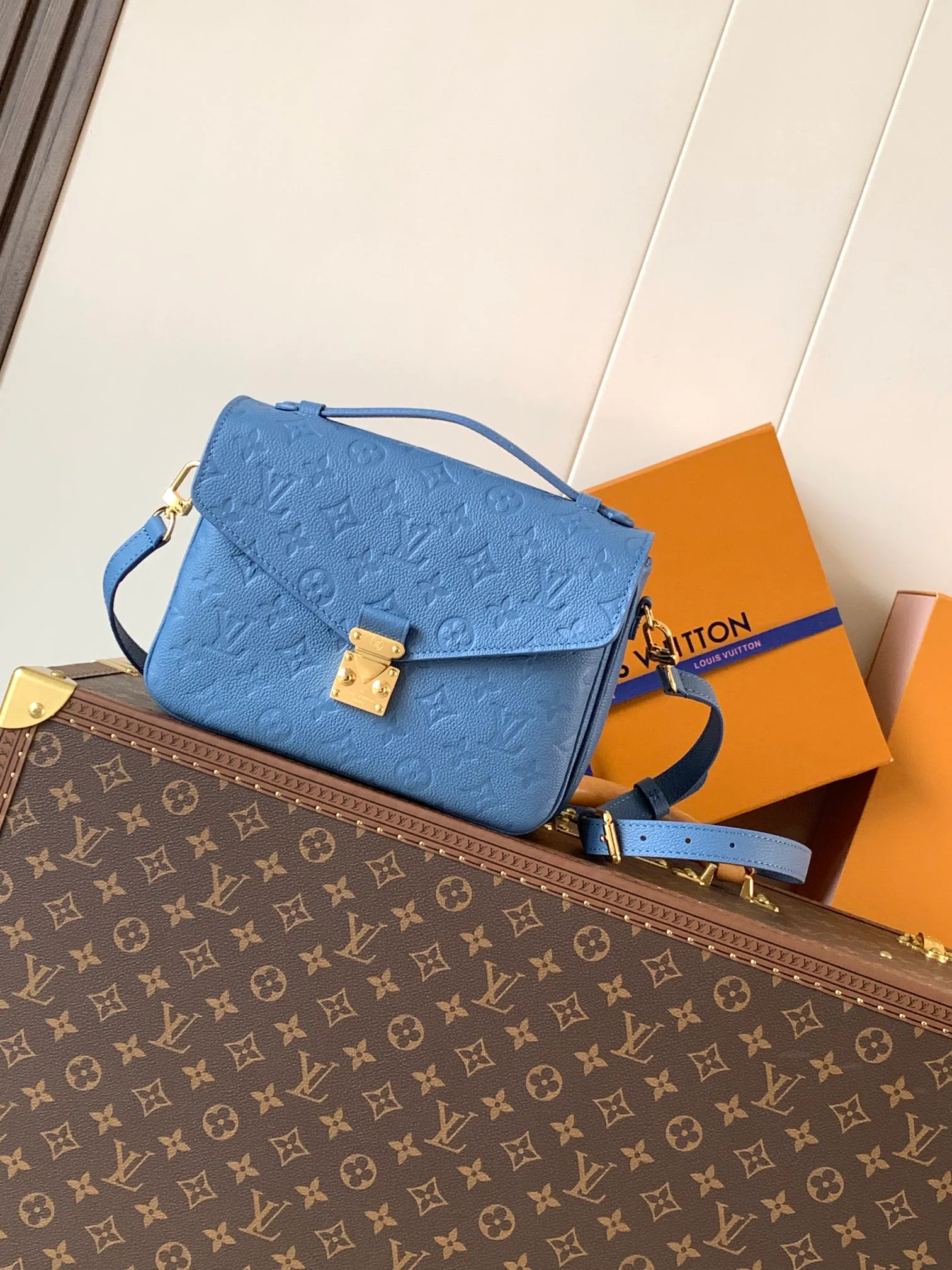 Сумки На Ремне Женские Louis Vuitton 18153216
