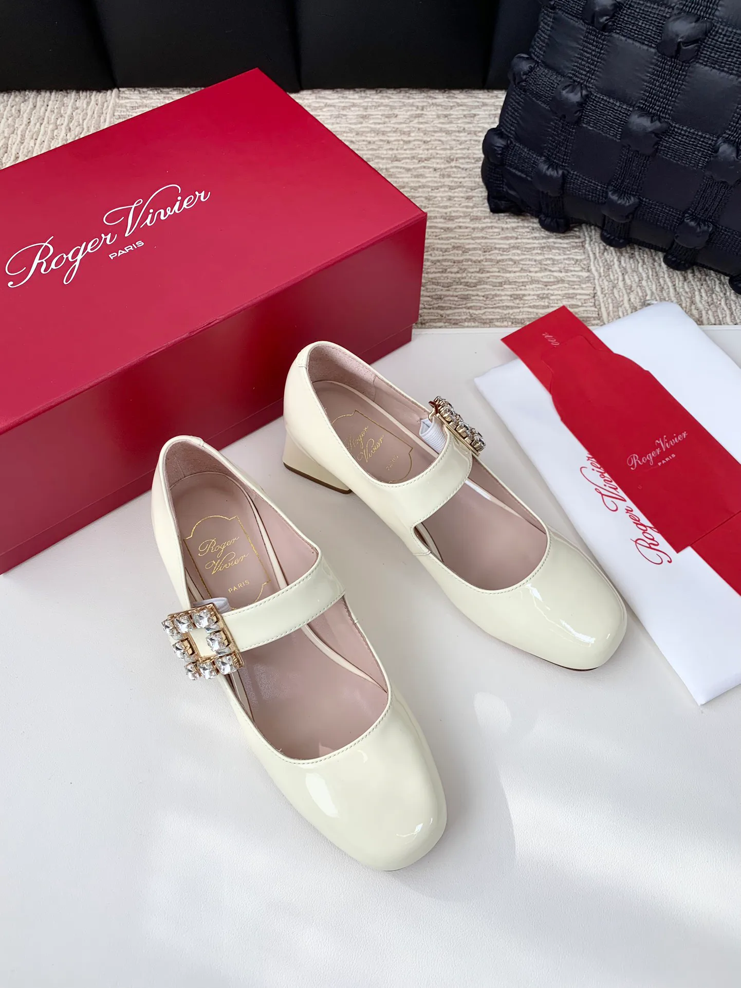 Туфли Женские Roger Vivier 17990352