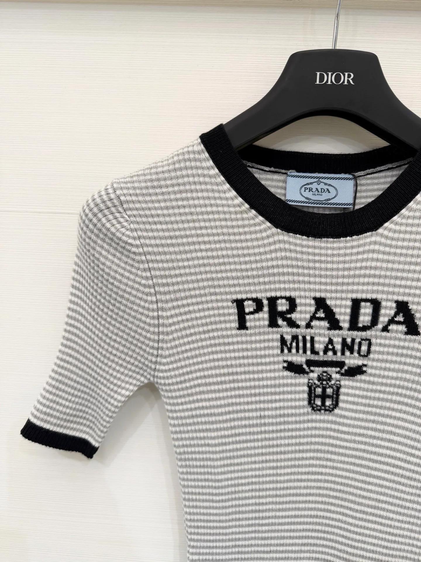 Футболки Женские Prada 13285379