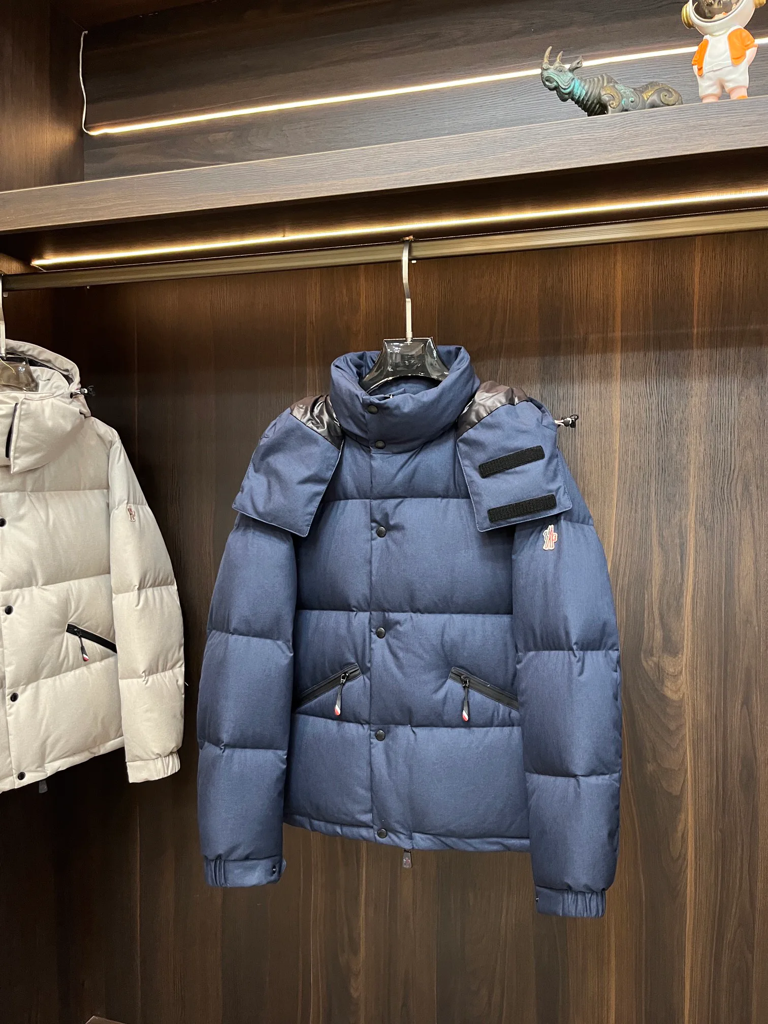 Куртки И Пуховики Женские Moncler 18971800