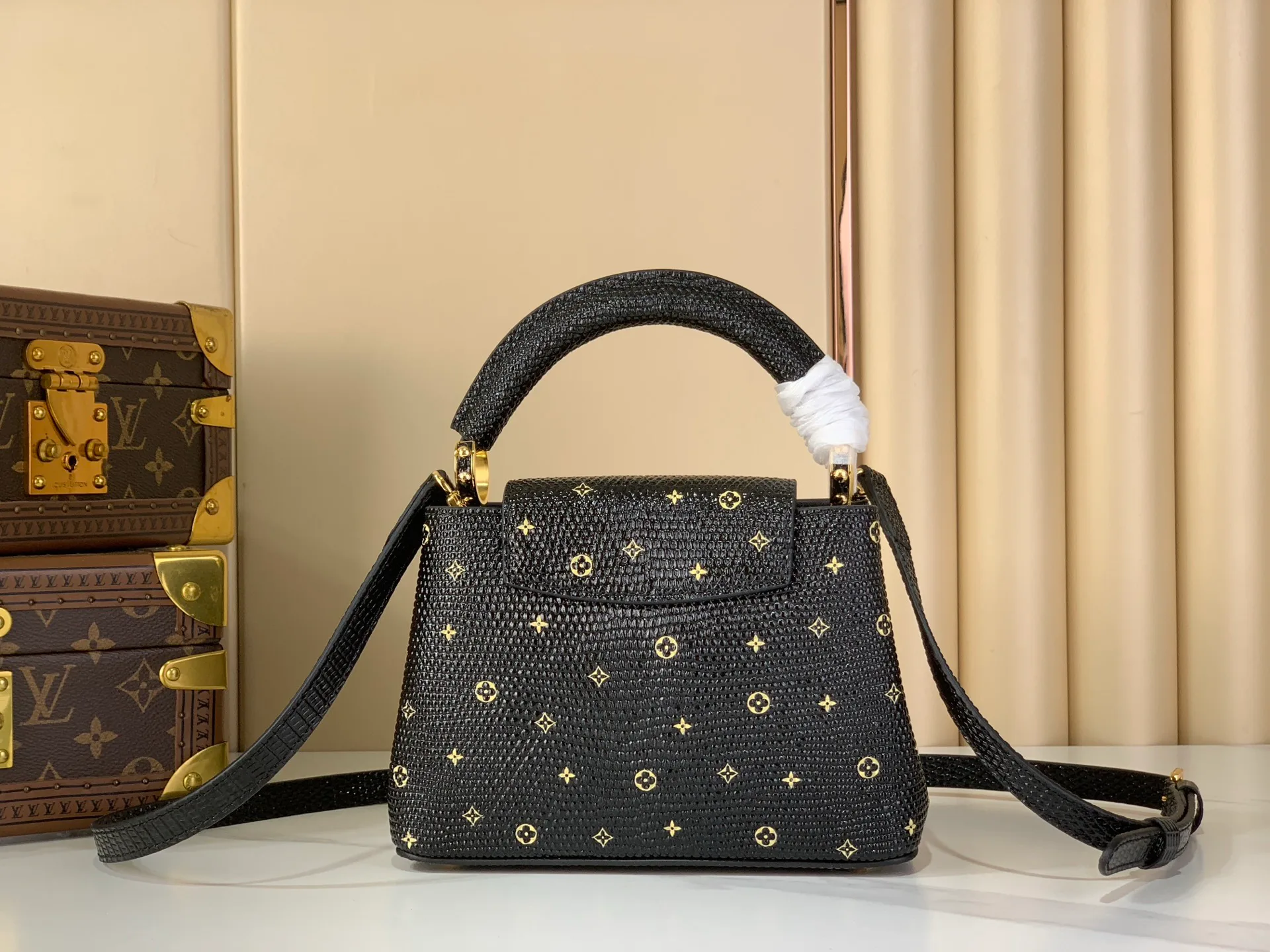 Клатчи Женские Louis Vuitton 11509354